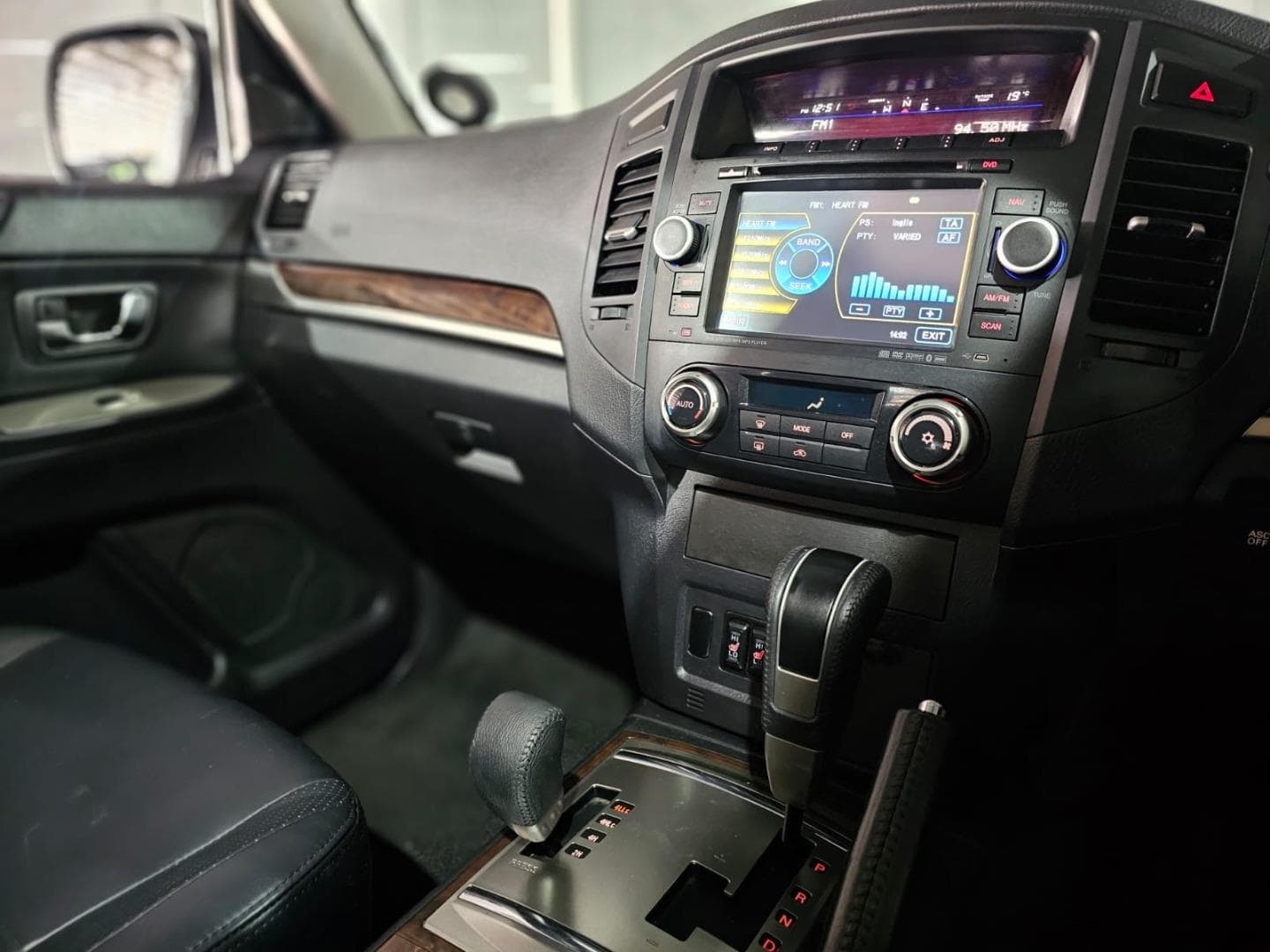 2011 Mitsubishi Pajero 3-Door 3.2DI-D GLS – photo 11