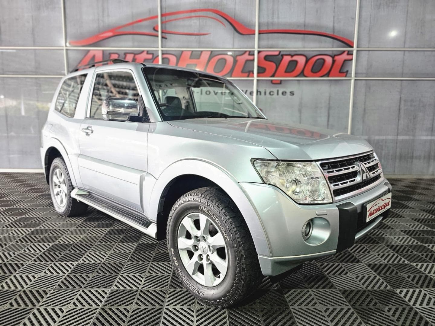 2011 Mitsubishi Pajero 3-Door 3.2DI-D GLS – photo 2
