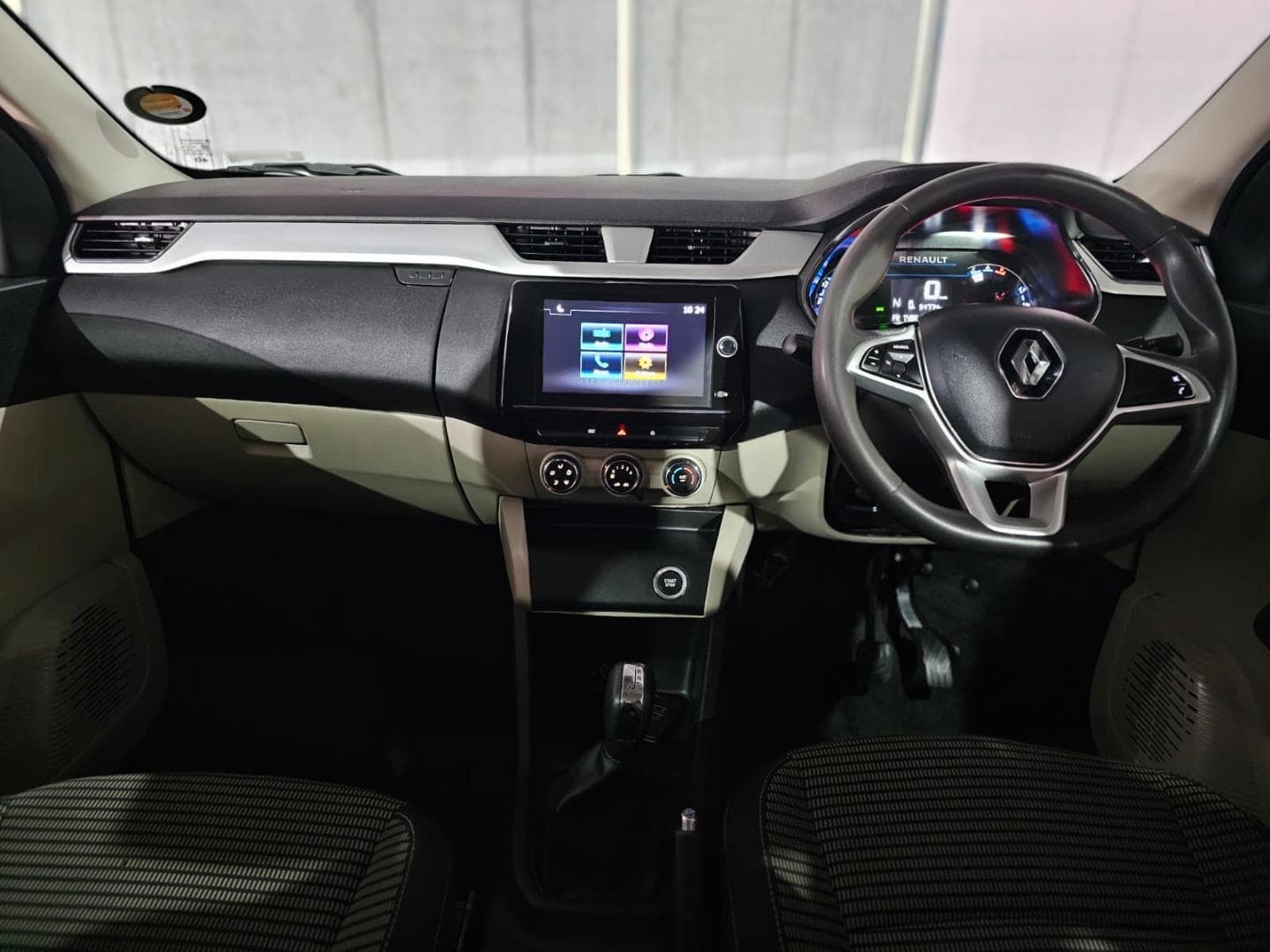2025 Renault Triber 1.0 Intens Auto – photo 8