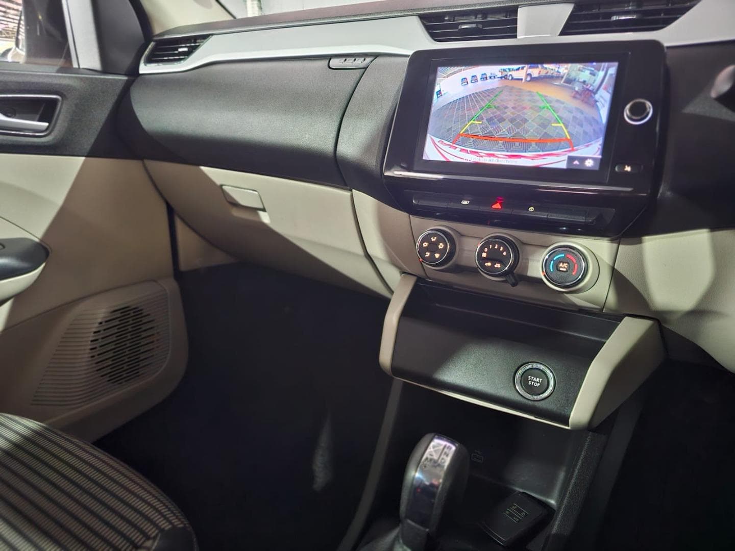 2025 Renault Triber 1.0 Intens Auto – photo 13