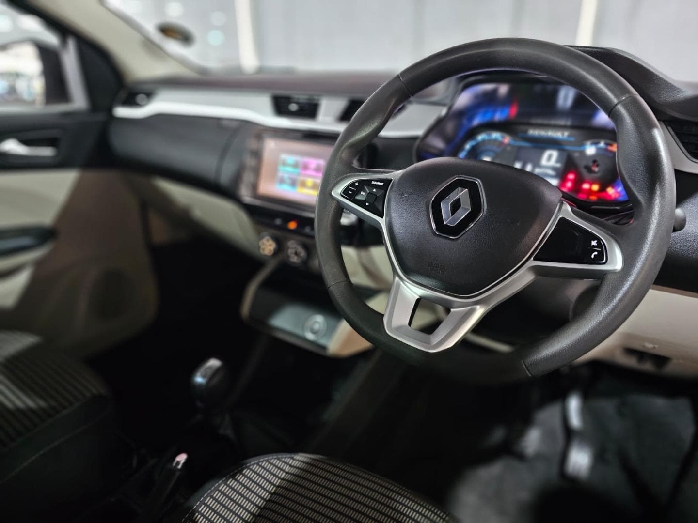 2025 Renault Triber 1.0 Intens Auto – photo 10