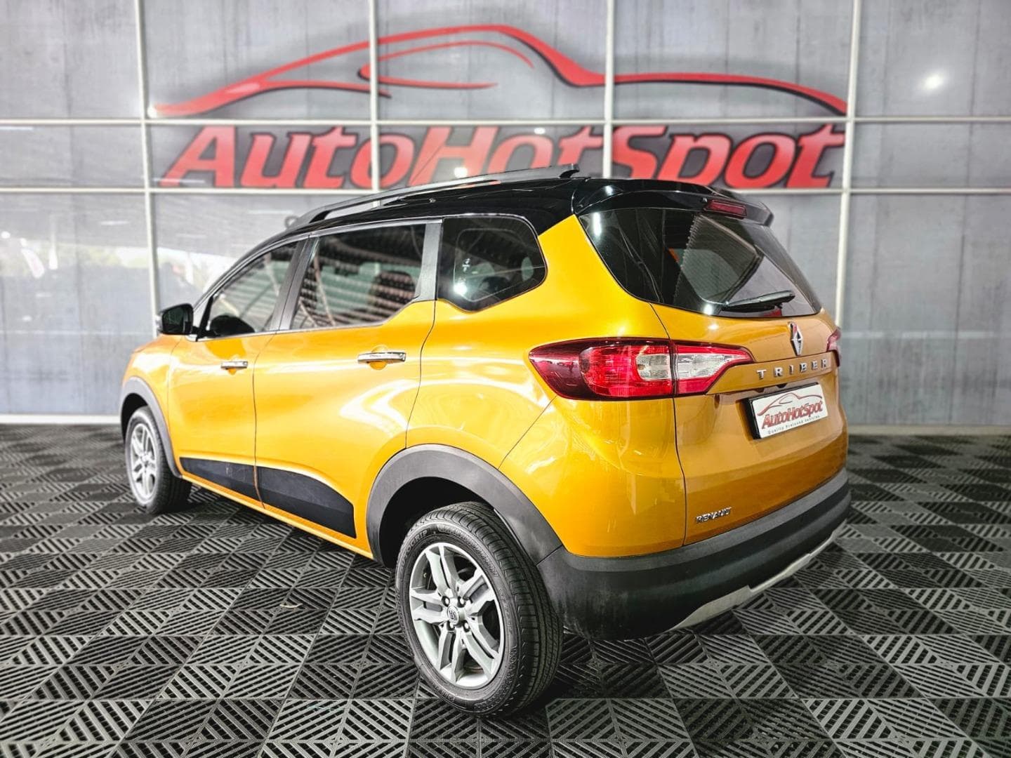 2025 Renault Triber 1.0 Intens Auto – photo 4