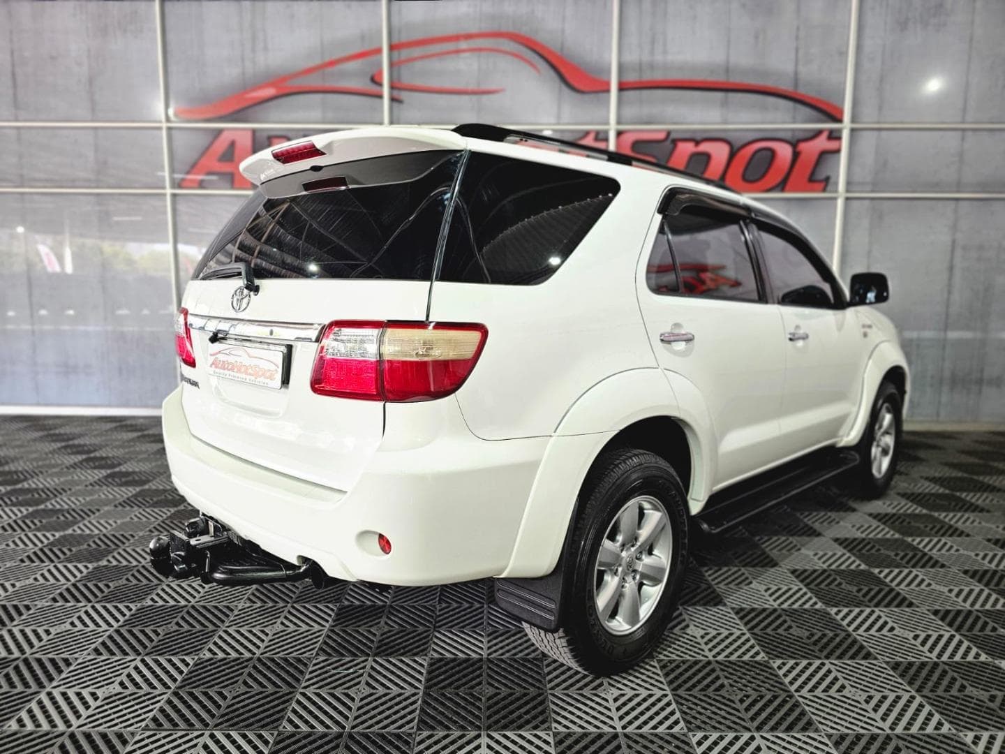 2010 Toyota Fortuner 3.0D-4D Auto – photo 3