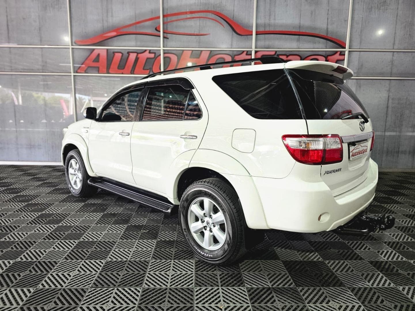 2010 Toyota Fortuner 3.0D-4D Auto – photo 4