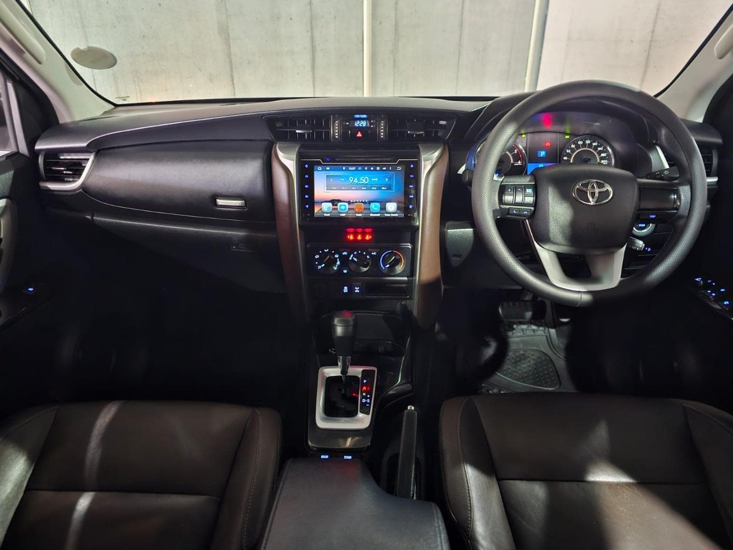 2017 Toyota Fortuner 2.4GD-6 Auto – photo 8