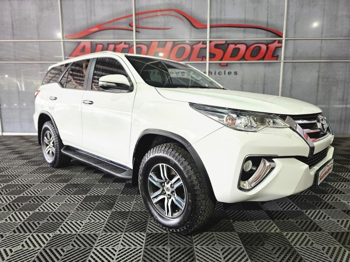 2017 Toyota Fortuner 2.4GD-6 Auto – photo 2