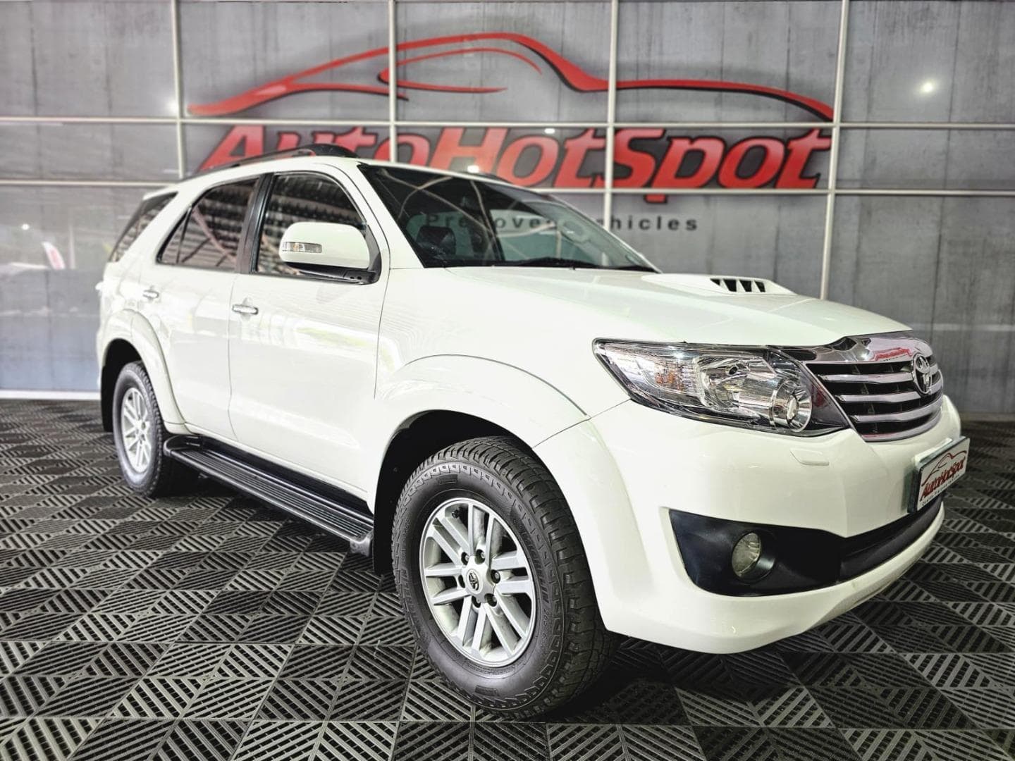 2014 Toyota Fortuner 3.0D-4D Auto – photo 2