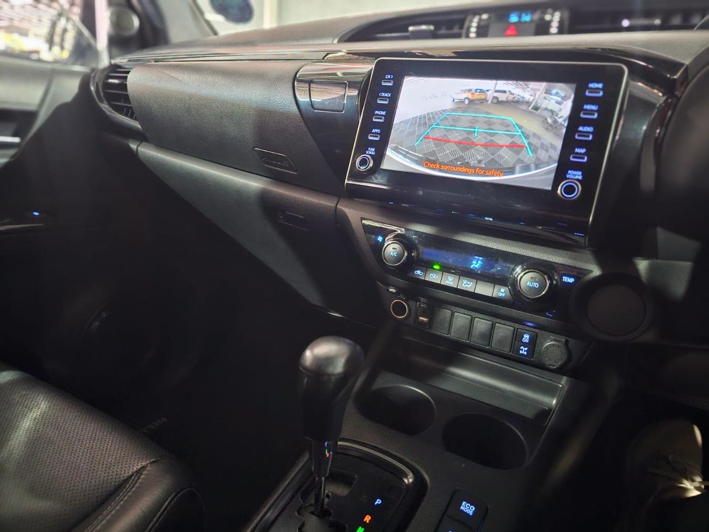 2021 Toyota Hilux 2.8GD-6 Double Cab Legend Auto – photo 13
