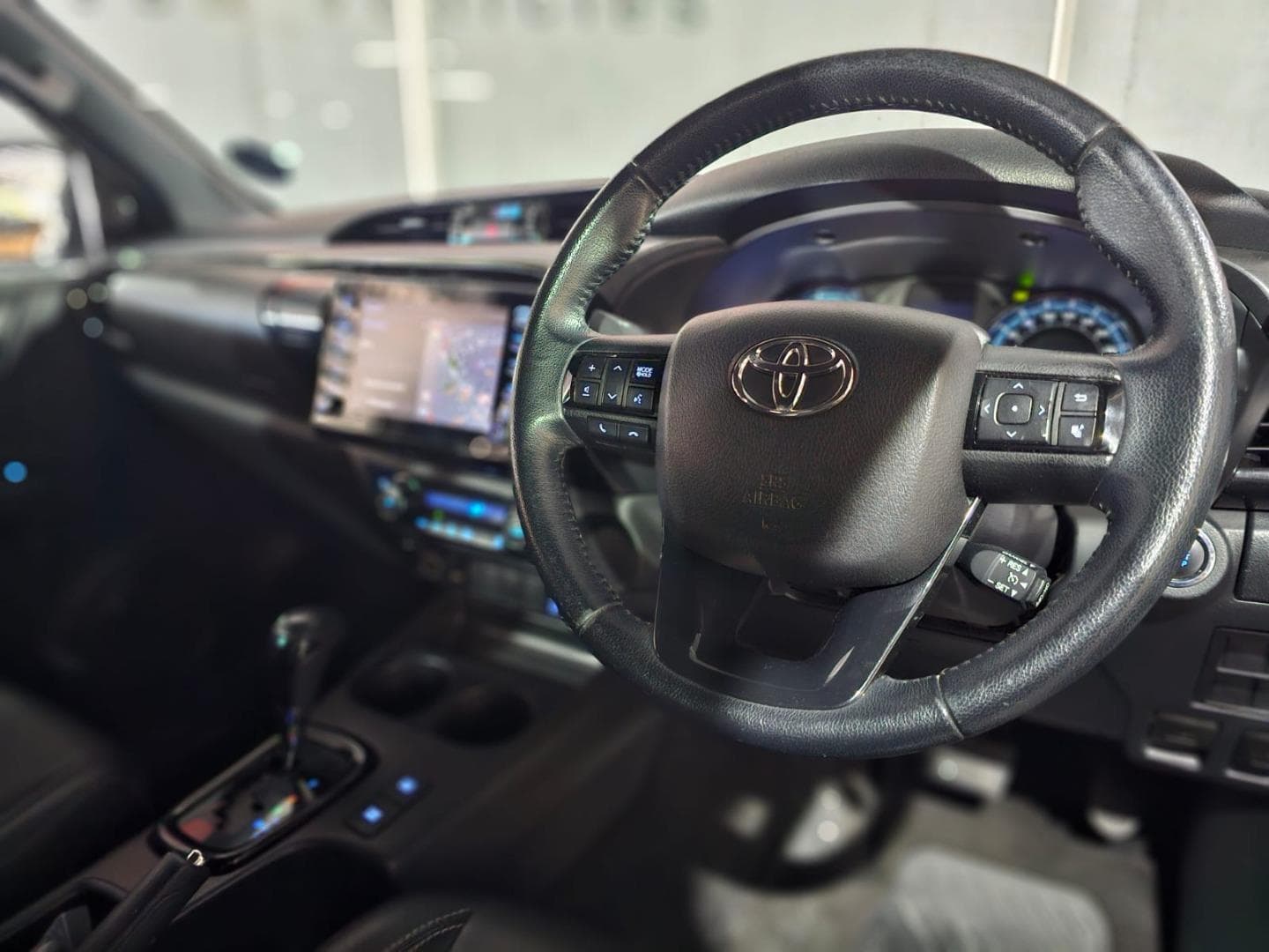 2021 Toyota Hilux 2.8GD-6 Double Cab Legend Auto – photo 10