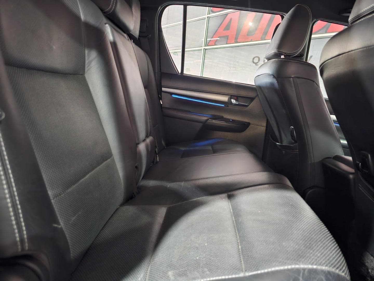 2021 Toyota Hilux 2.8GD-6 Double Cab Legend Auto – photo 6