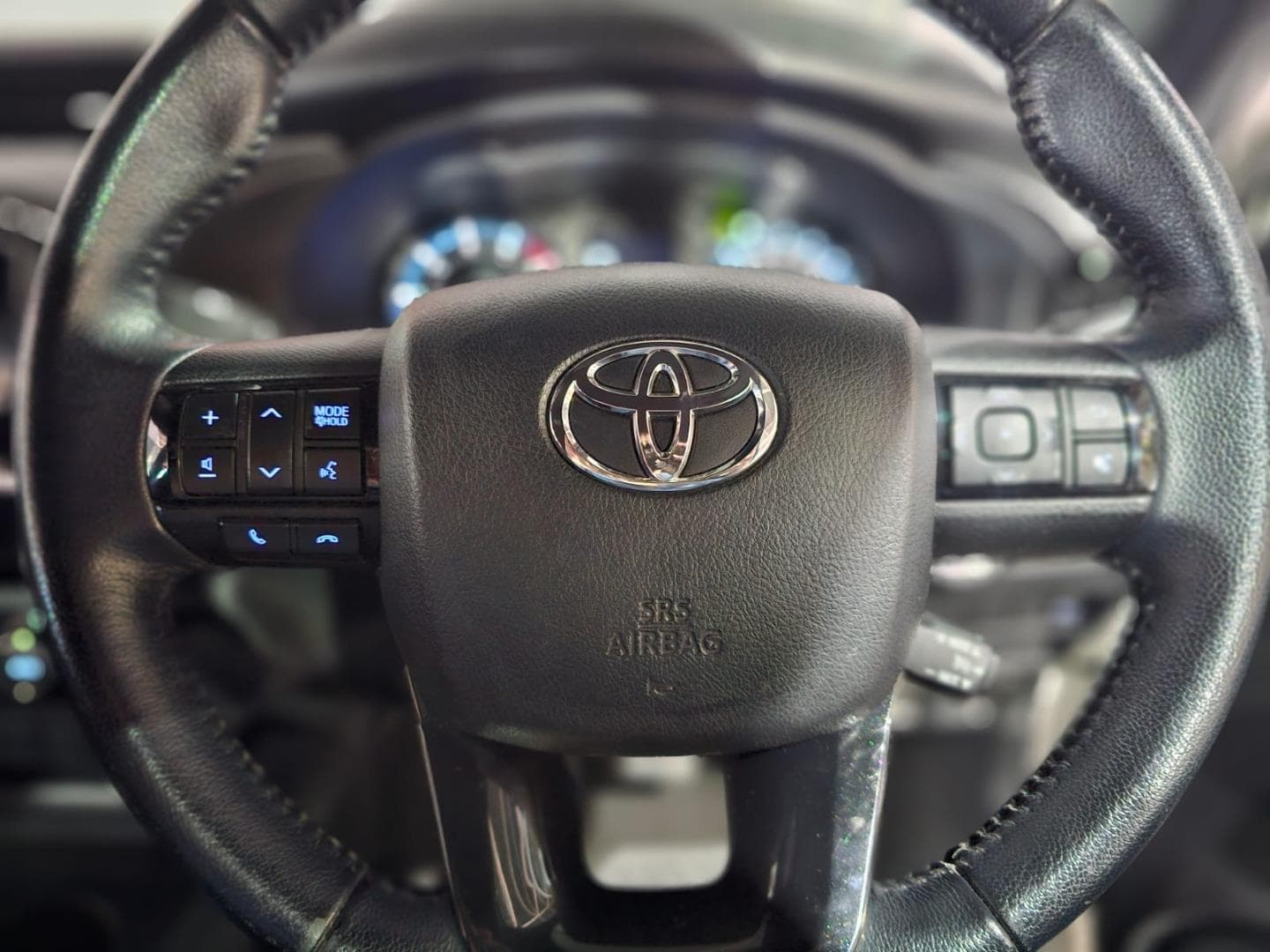 2021 Toyota Hilux 2.8GD-6 Double Cab Legend Auto – photo 11