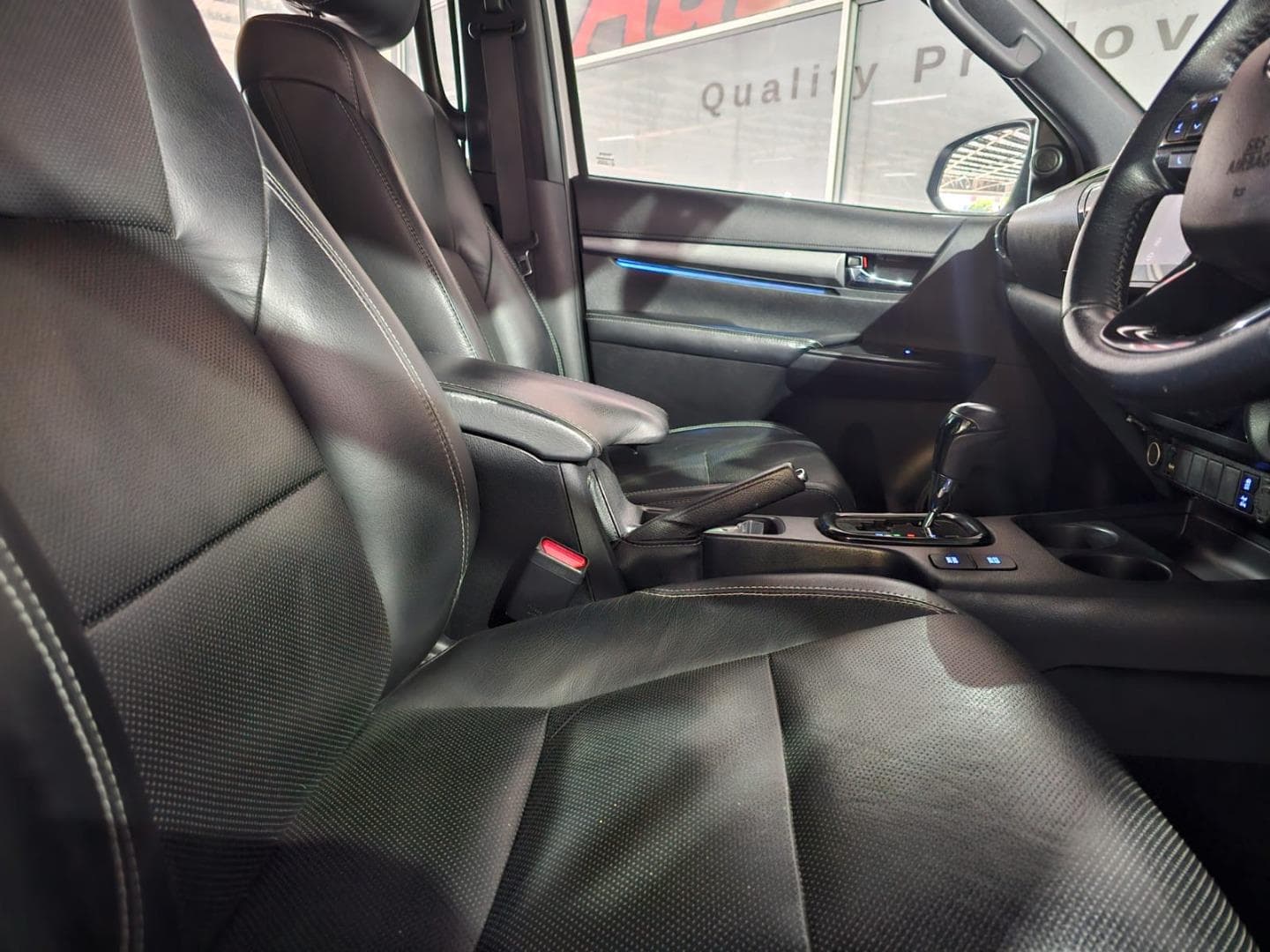 2021 Toyota Hilux 2.8GD-6 Double Cab Legend Auto – photo 9