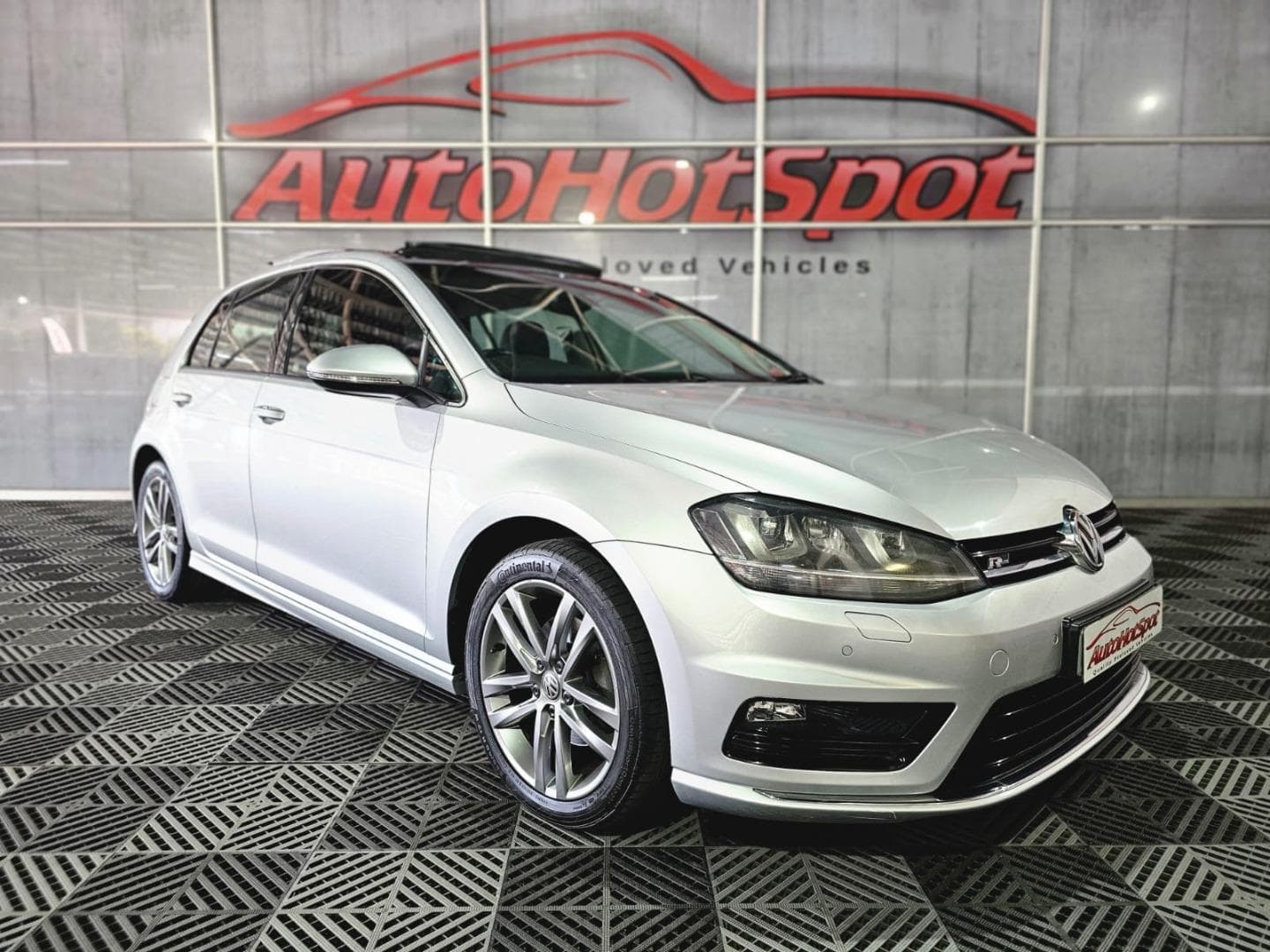 2017 Volkswagen Golf 1.4TSI Comfortline R-Line – photo 2