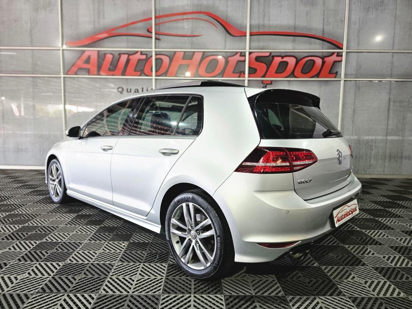 2017 Volkswagen Golf 1.4TSI Comfortline R-Line – photo 4