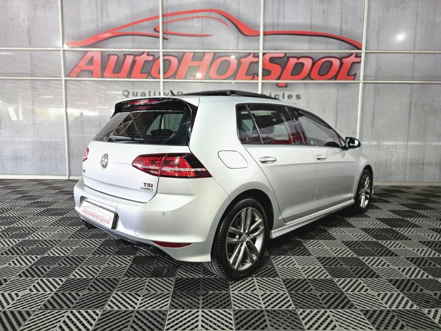 2017 Volkswagen Golf 1.4TSI Comfortline R-Line – photo 3