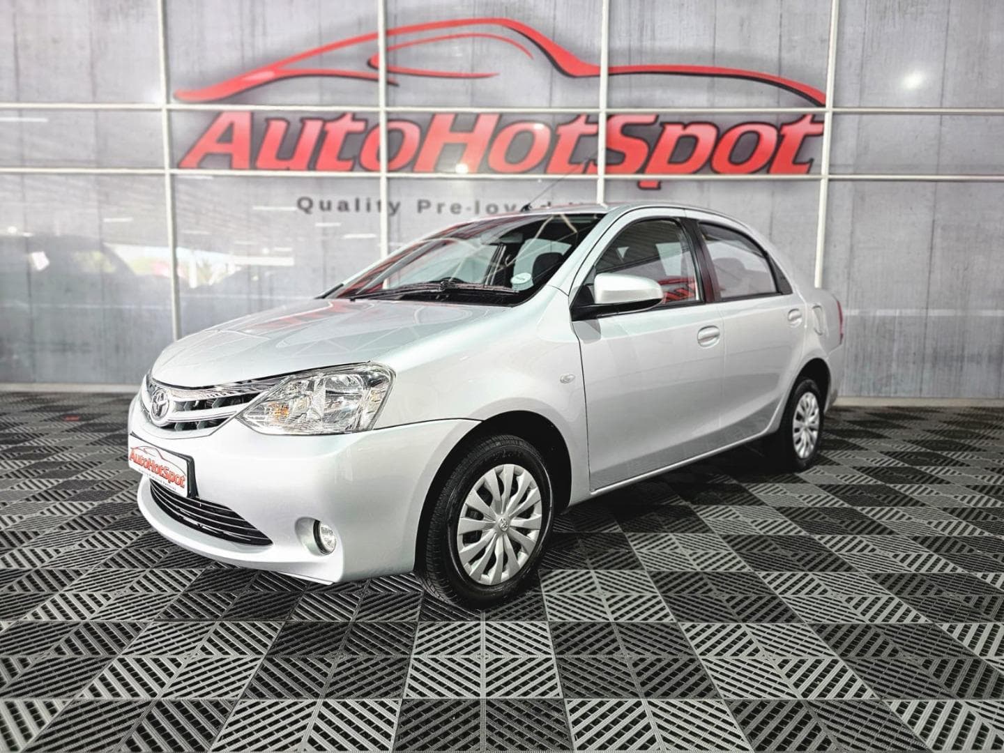 2014 Toyota Etios Sedan 1.5 Xs – photo 1 of 11