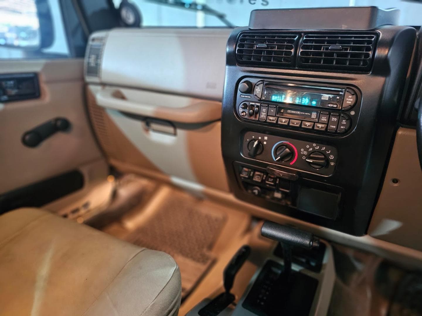 2002 Jeep Wrangler 4.0L Sahara Auto – photo 10