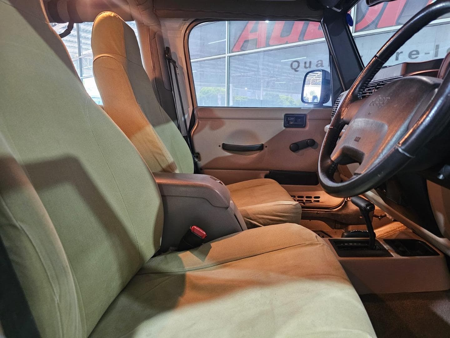 2002 Jeep Wrangler 4.0L Sahara Auto – photo 6