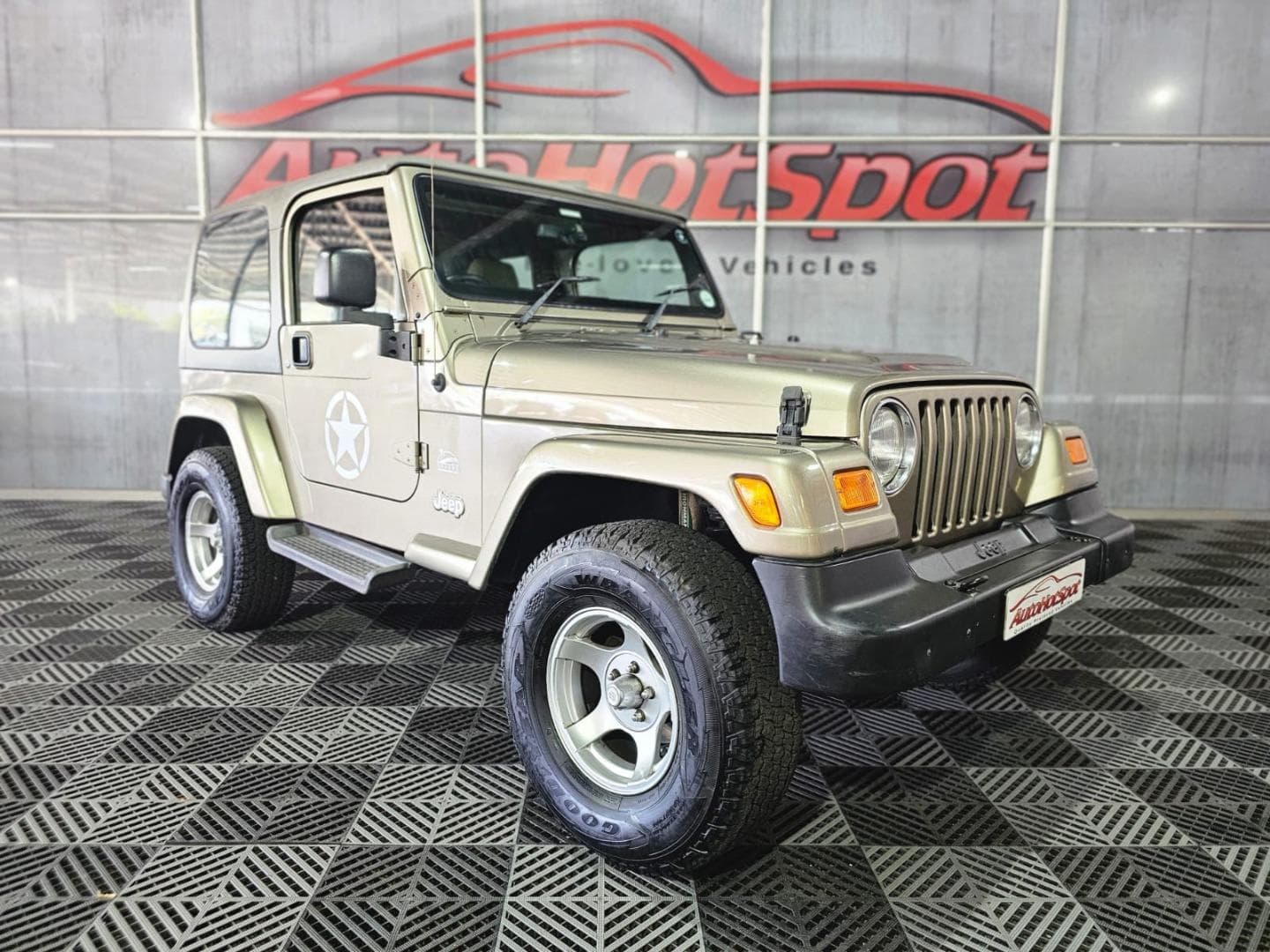 2002 Jeep Wrangler 4.0L Sahara Auto – photo 2