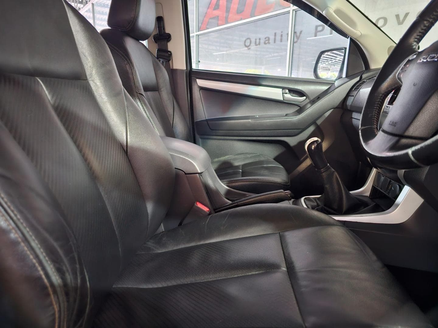 2017 Isuzu KB 300D-Teq Double Cab LX – photo 8