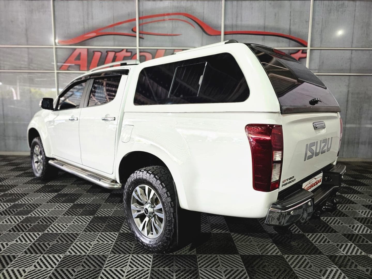 2017 Isuzu KB 300D-Teq Double Cab LX – photo 4