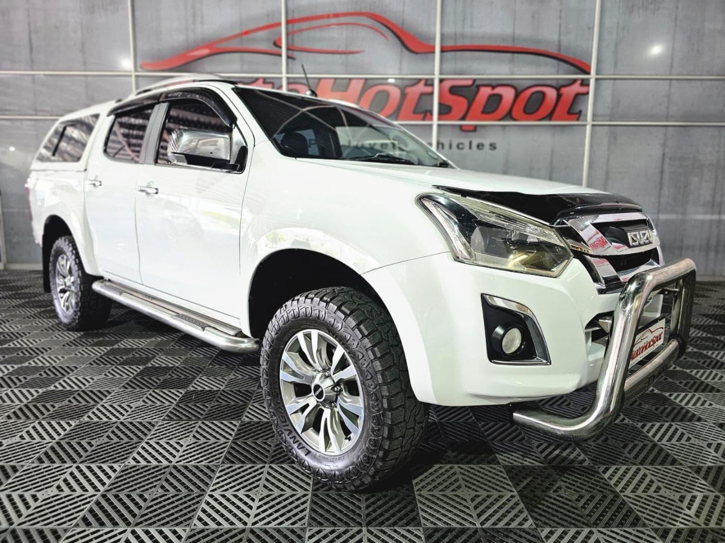 2017 Isuzu KB 300D-Teq Double Cab LX – photo 2