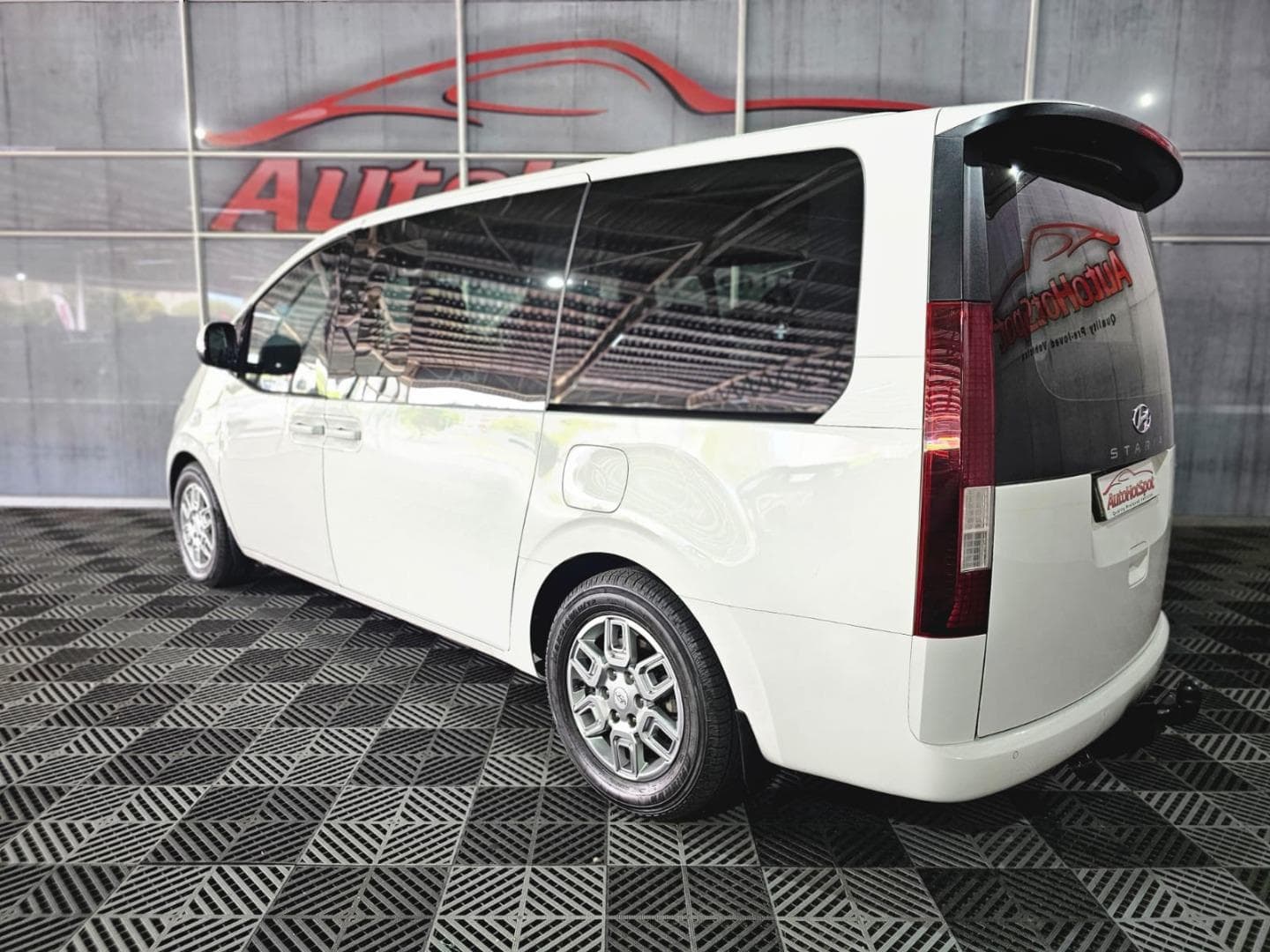 2021 Hyundai Staria 2.2D Executive 9-Seater – photo 4