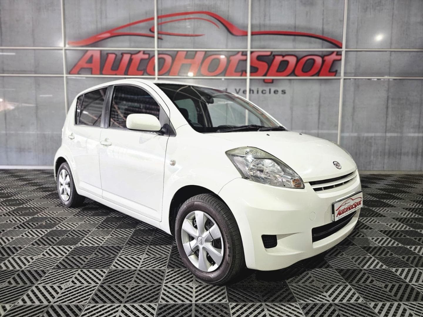 2010 Daihatsu Sirion 1.3 – photo 2