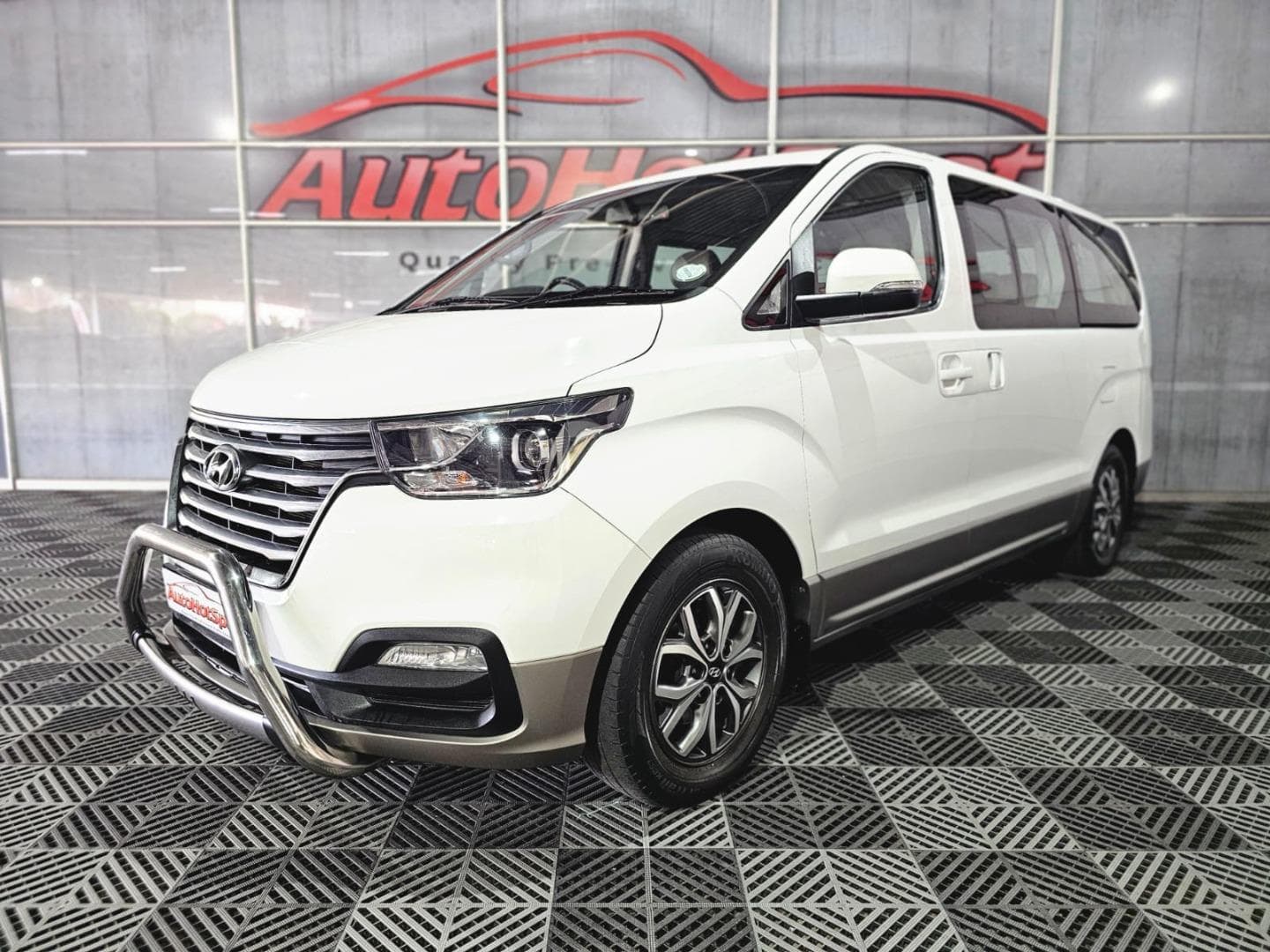 2021 Hyundai H-1 2.5 CRDI ELITE Auto  9-Seater – photo 1 of 13