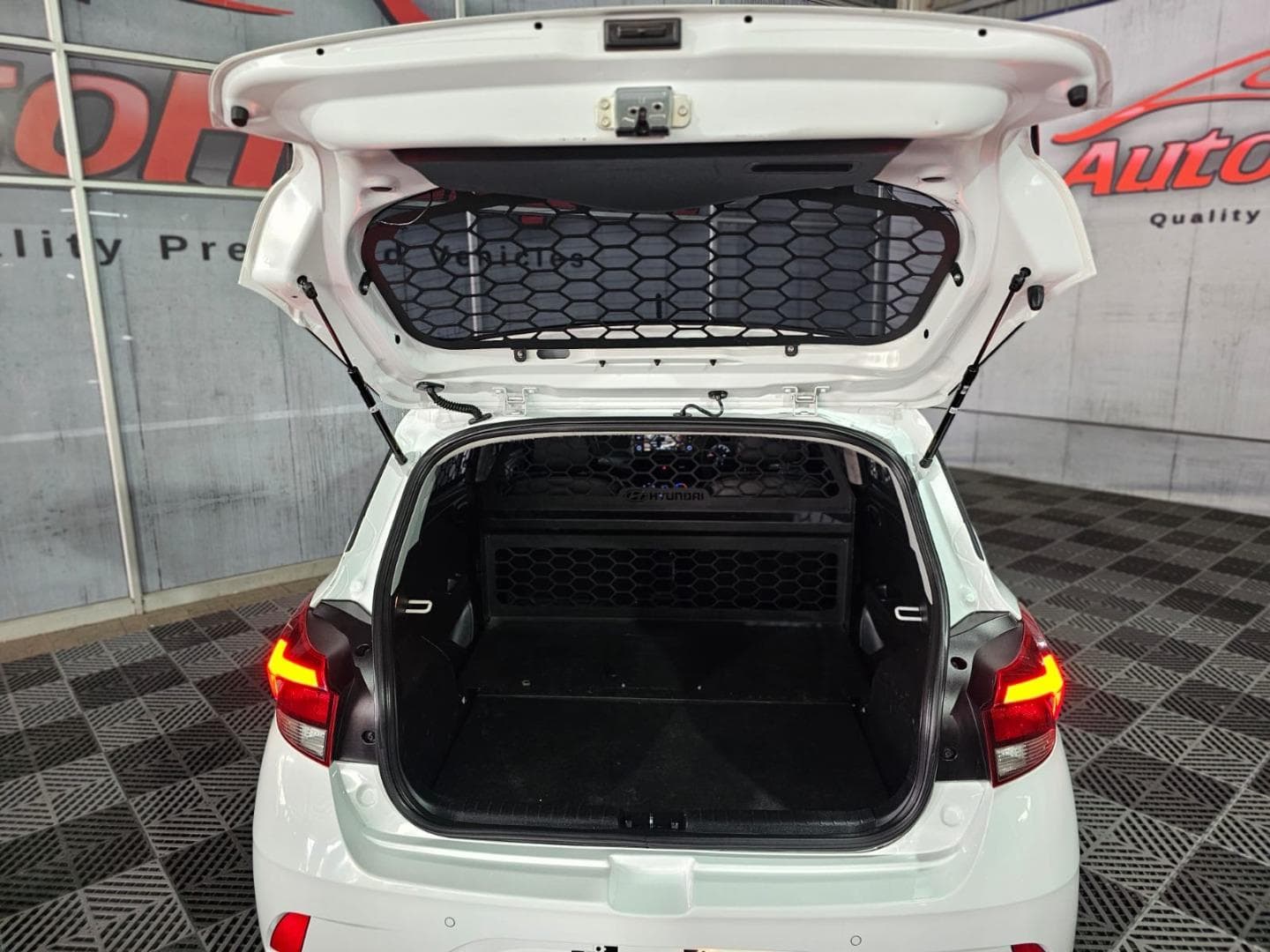 2023 Hyundai Grand i10 1.0 Motion Cargo Panel Van – photo 5