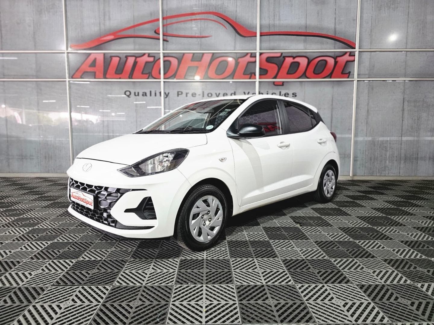 2023 Hyundai Grand i10 1.0 Motion Cargo Panel Van – photo 1 of 11