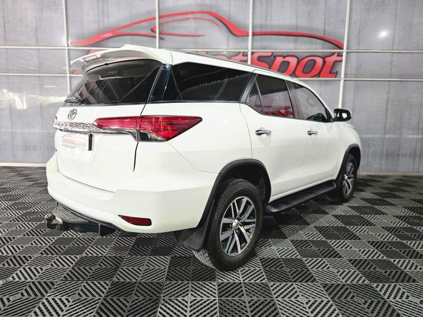2017 Toyota Fortuner 2.8GD-6 – photo 3
