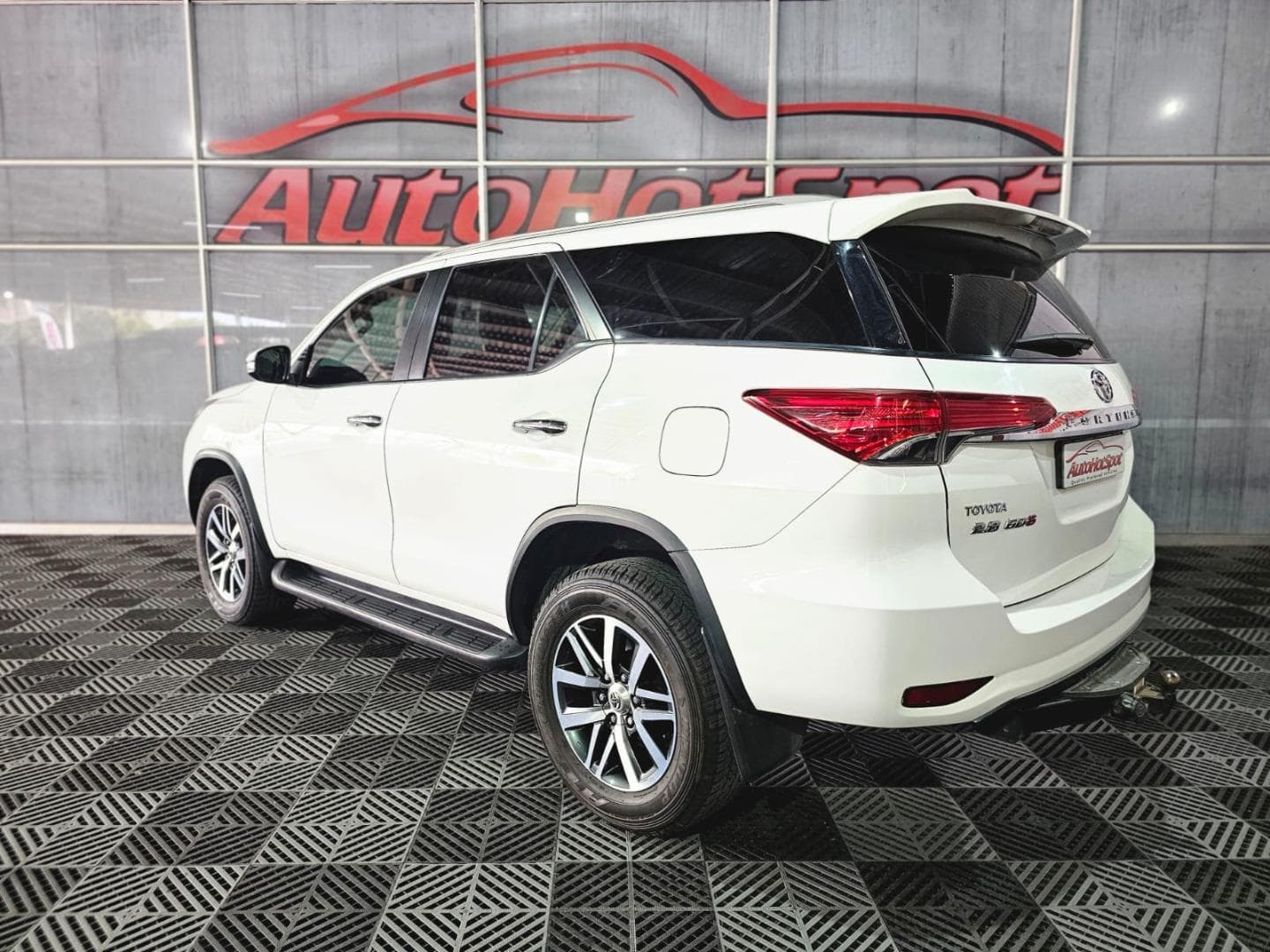 2017 Toyota Fortuner 2.8GD-6 – photo 4