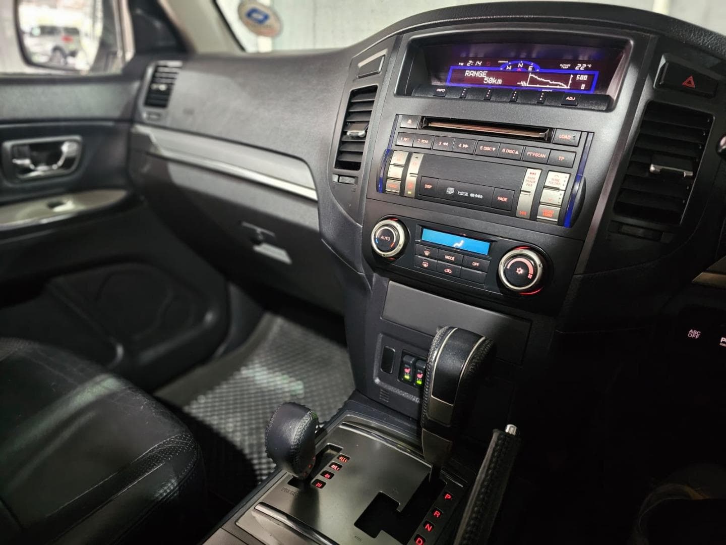 2007 Mitsubishi Pajero 3-Door 3.2DI-D GLS – photo 12