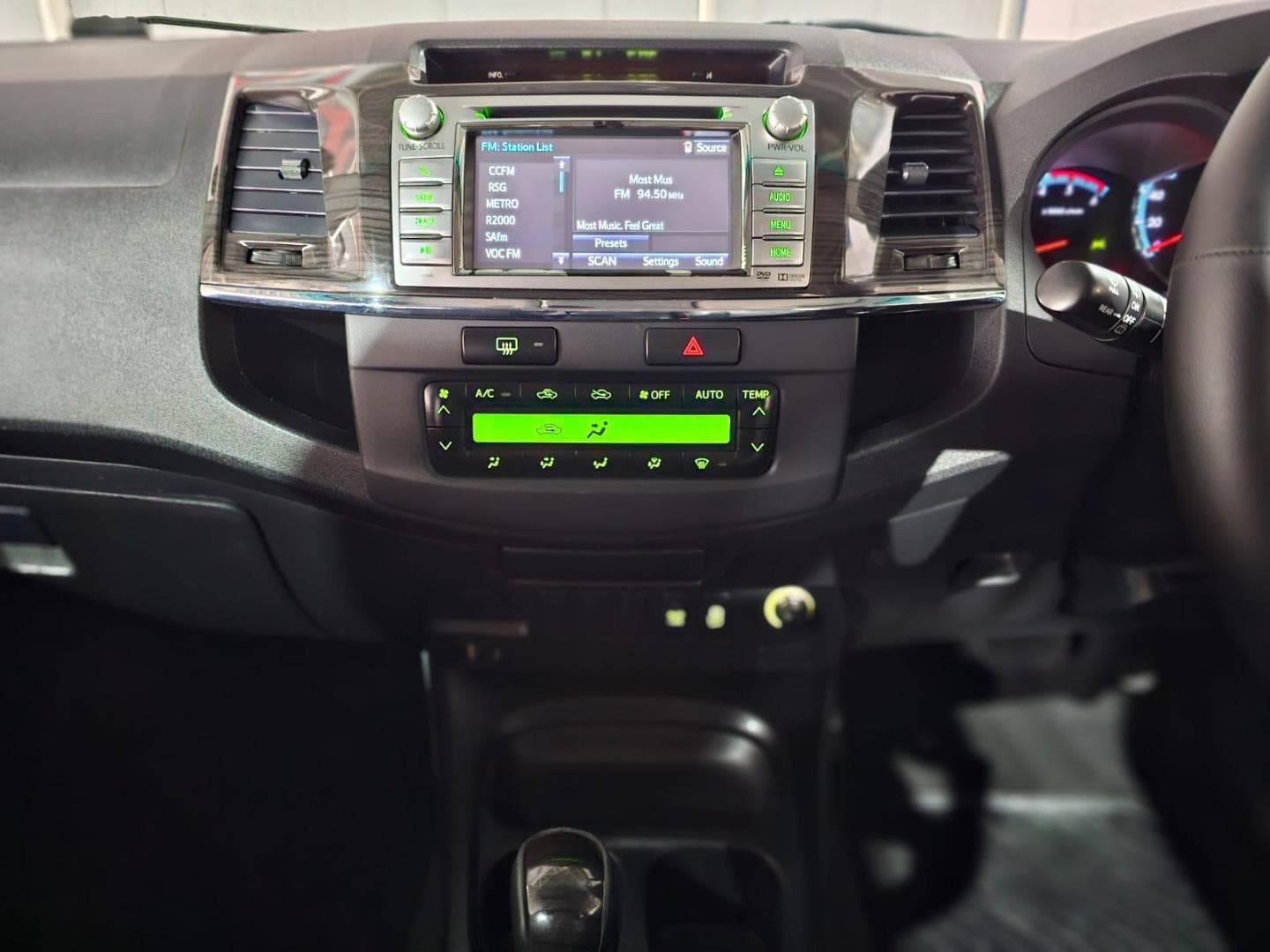 2014 Toyota Fortuner 3.0D-4D Auto – photo 8