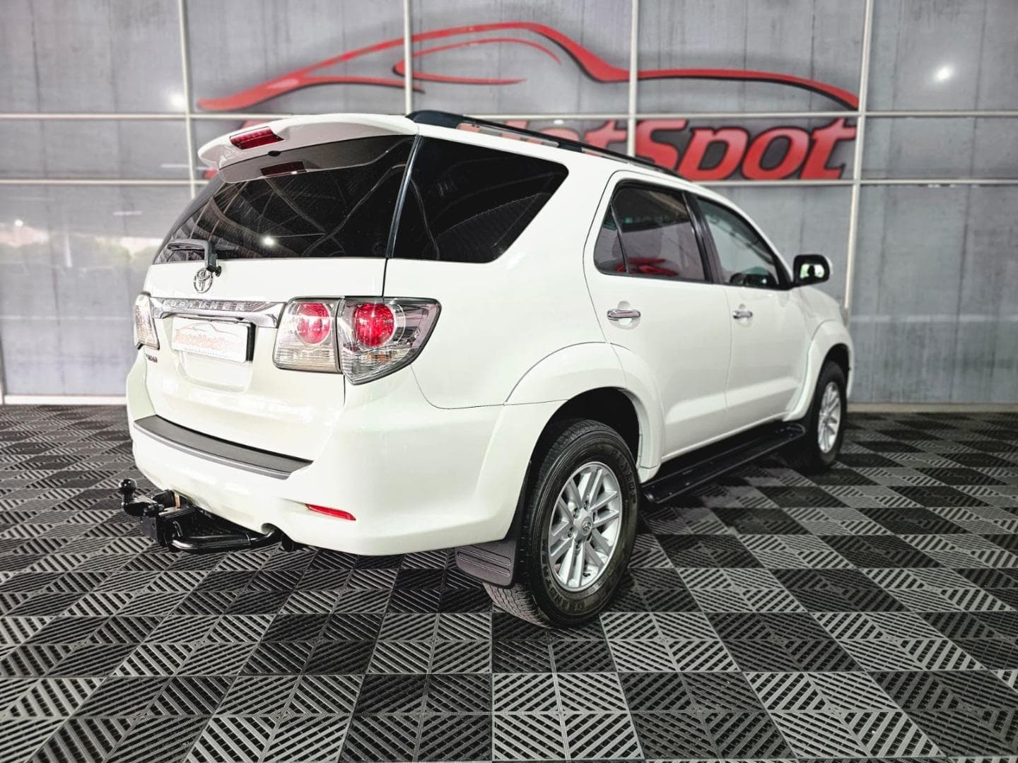 2014 Toyota Fortuner 3.0D-4D Auto – photo 3