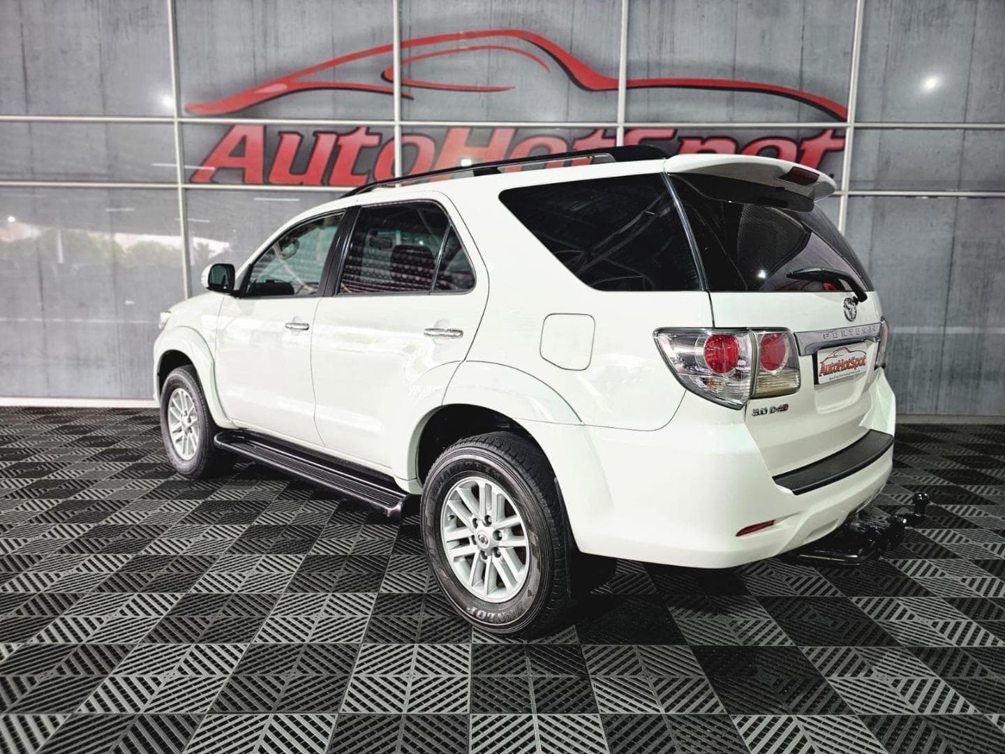 2014 Toyota Fortuner 3.0D-4D Auto – photo 4