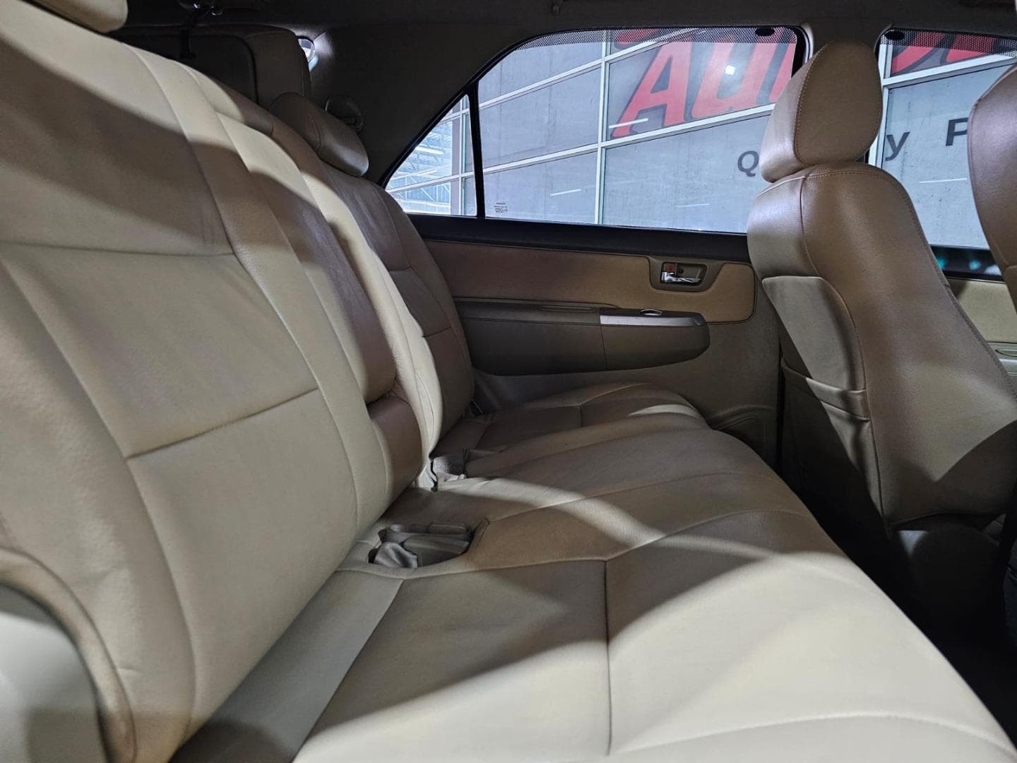 2011 Toyota Fortuner 2.5D-4D – photo 6