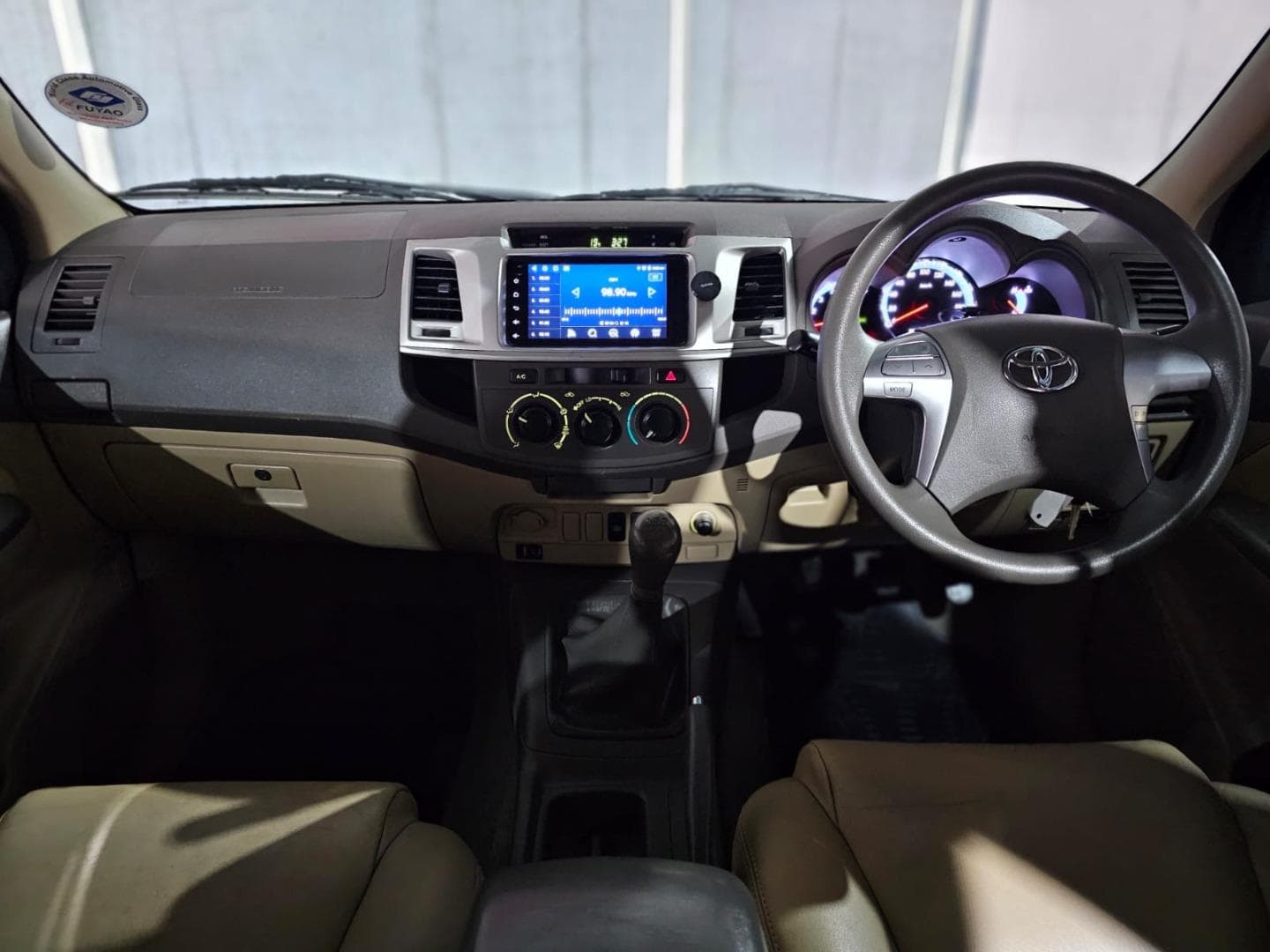 2011 Toyota Fortuner 2.5D-4D – photo 7
