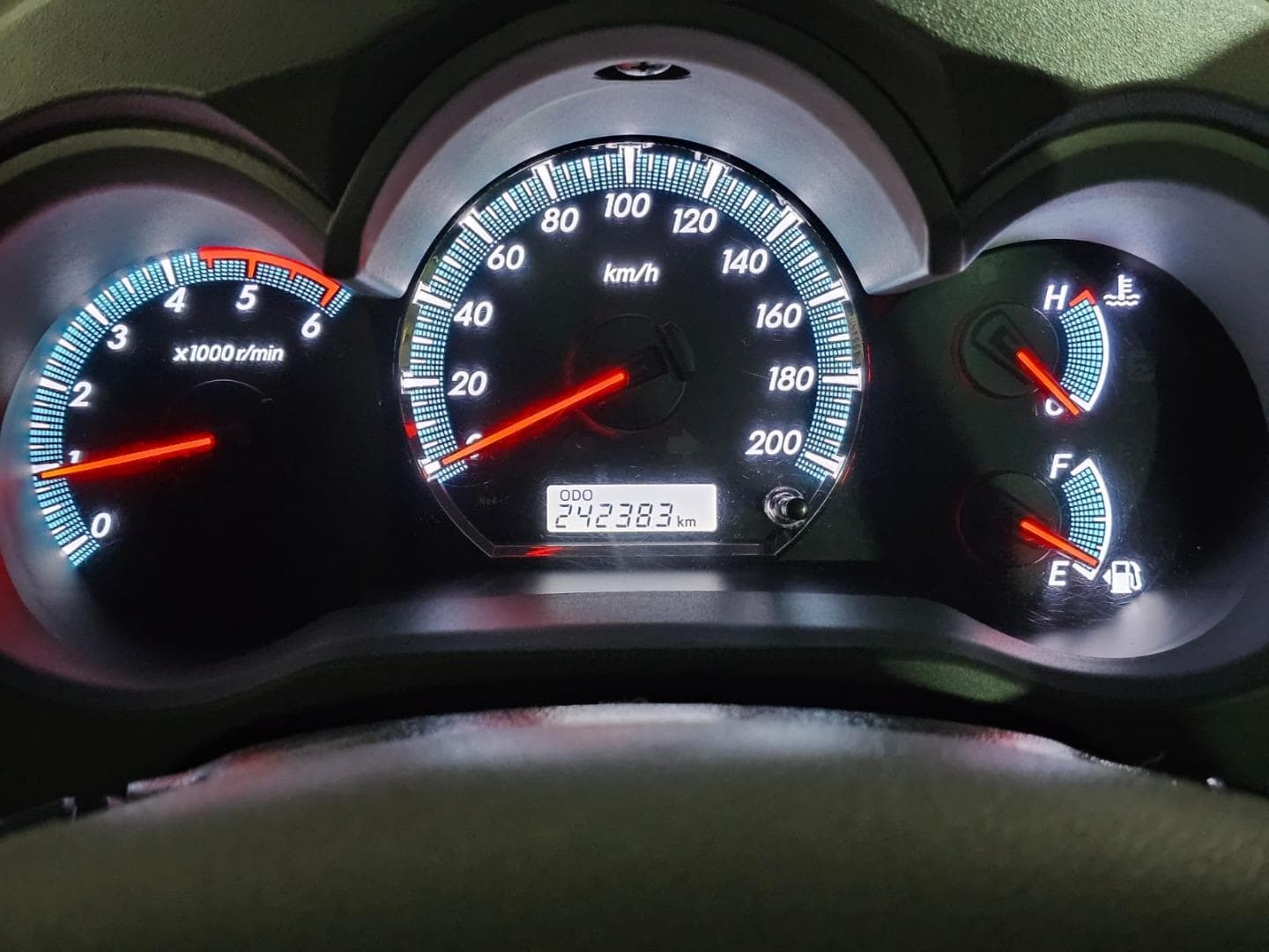 2011 Toyota Fortuner 2.5D-4D – photo 12