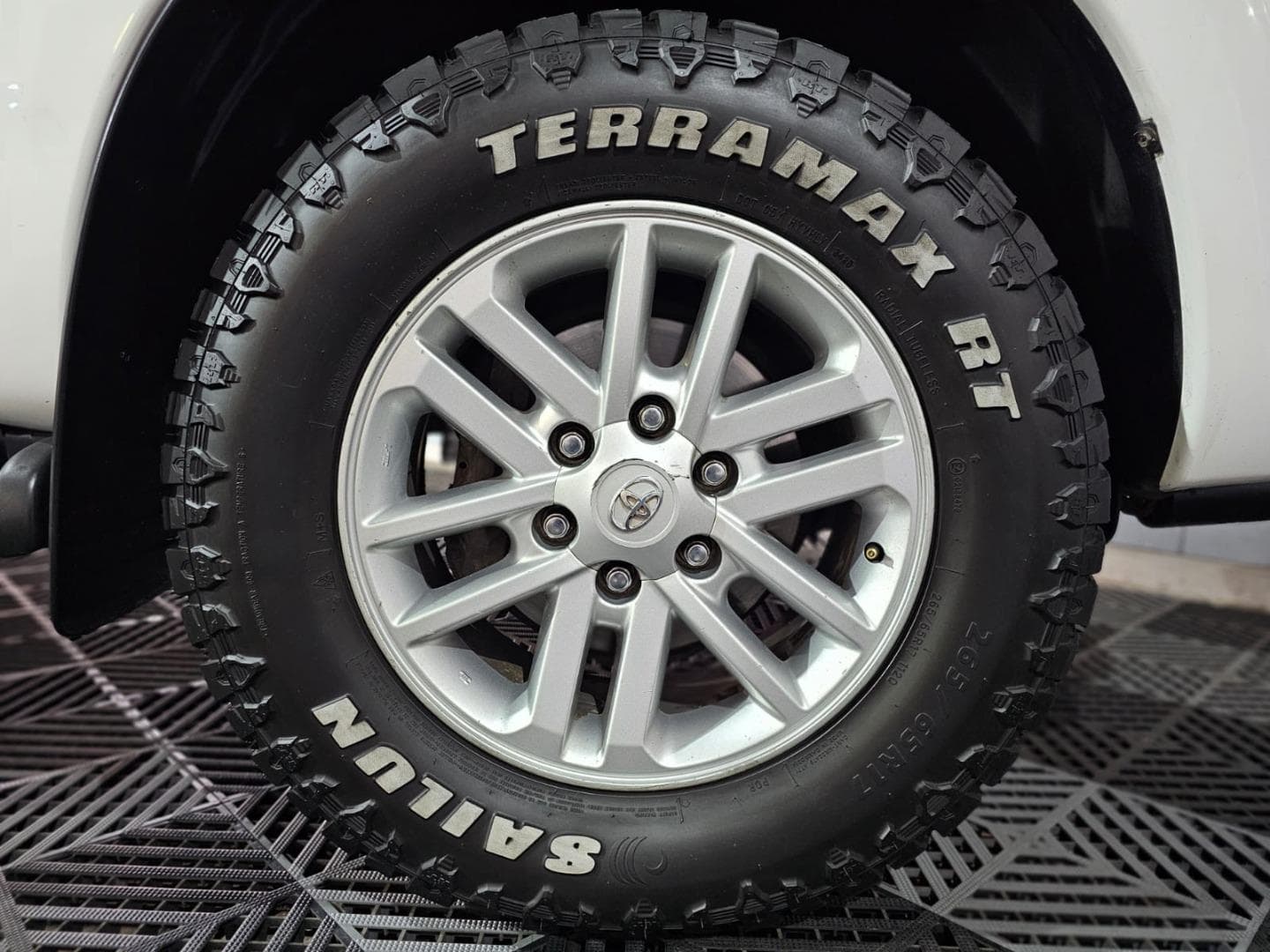 2011 Toyota Fortuner 2.5D-4D – photo 5