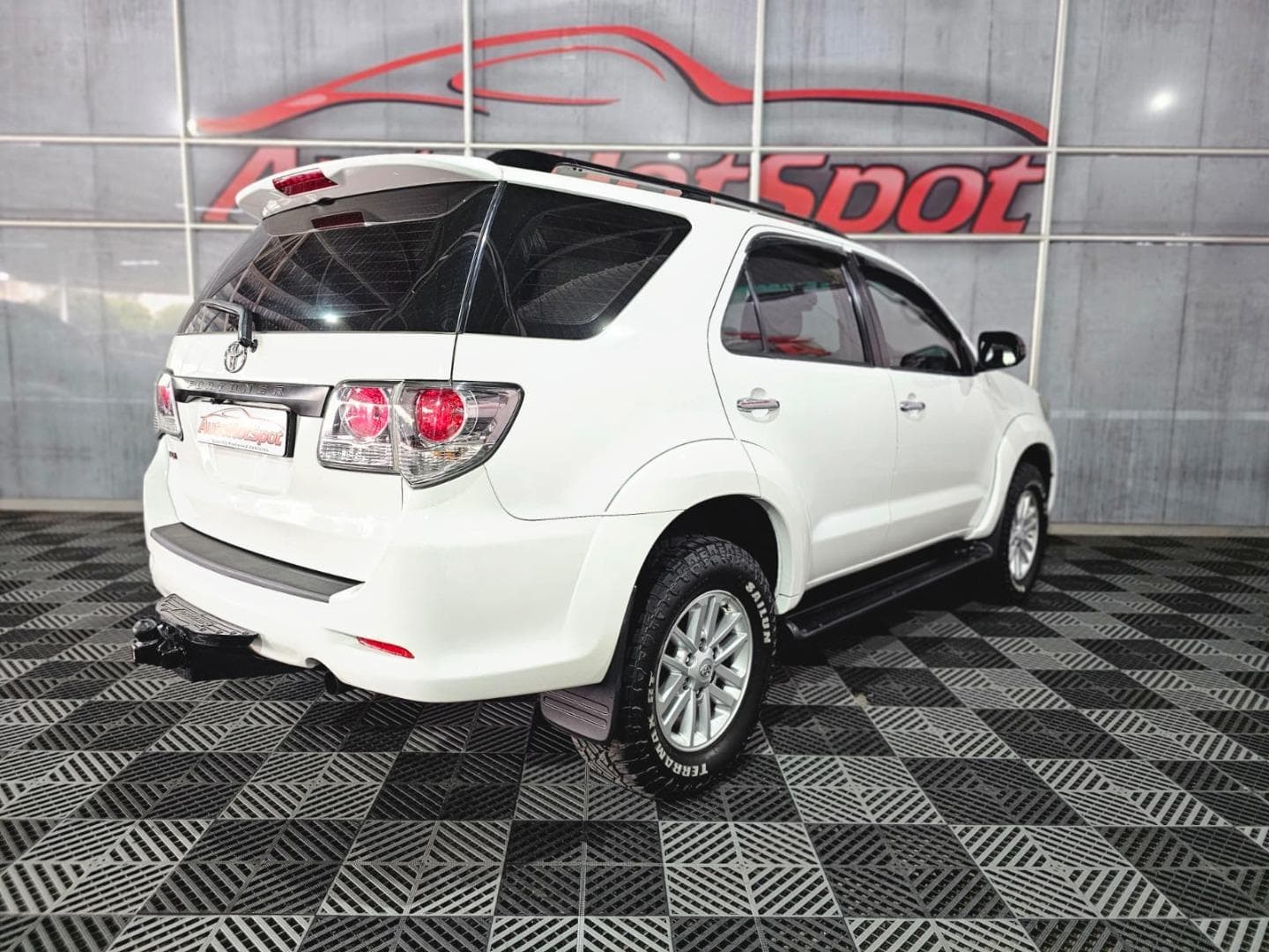 2011 Toyota Fortuner 2.5D-4D – photo 3