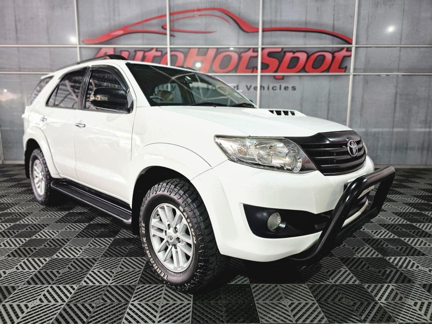 2011 Toyota Fortuner 2.5D-4D – photo 2