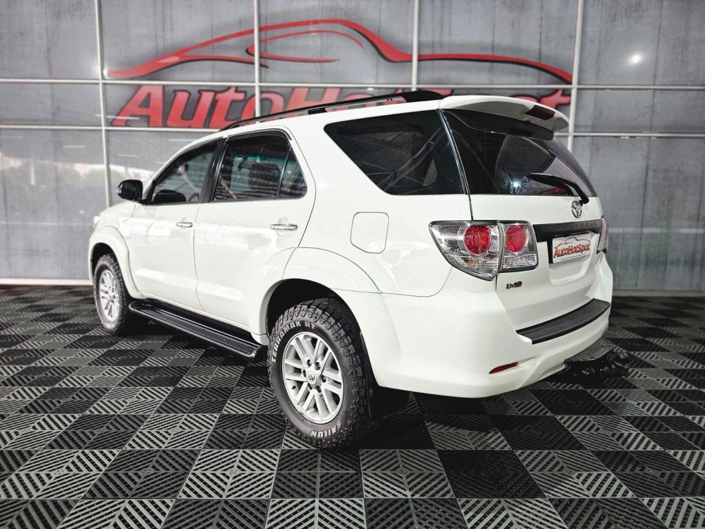 2011 Toyota Fortuner 2.5D-4D – photo 4