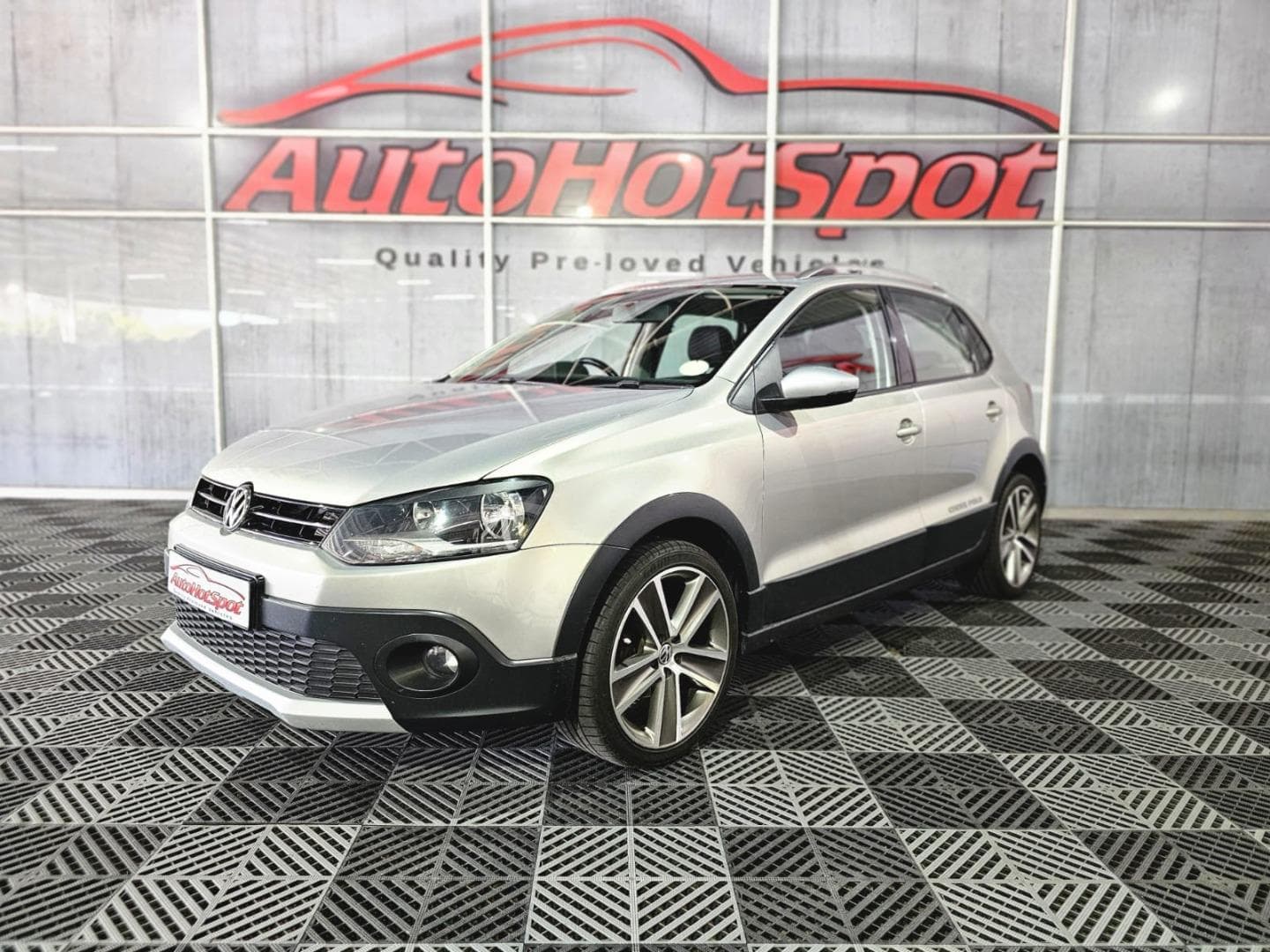 2014 Volkswagen Cross Polo 1.6 Comfortline – photo 1 of 12