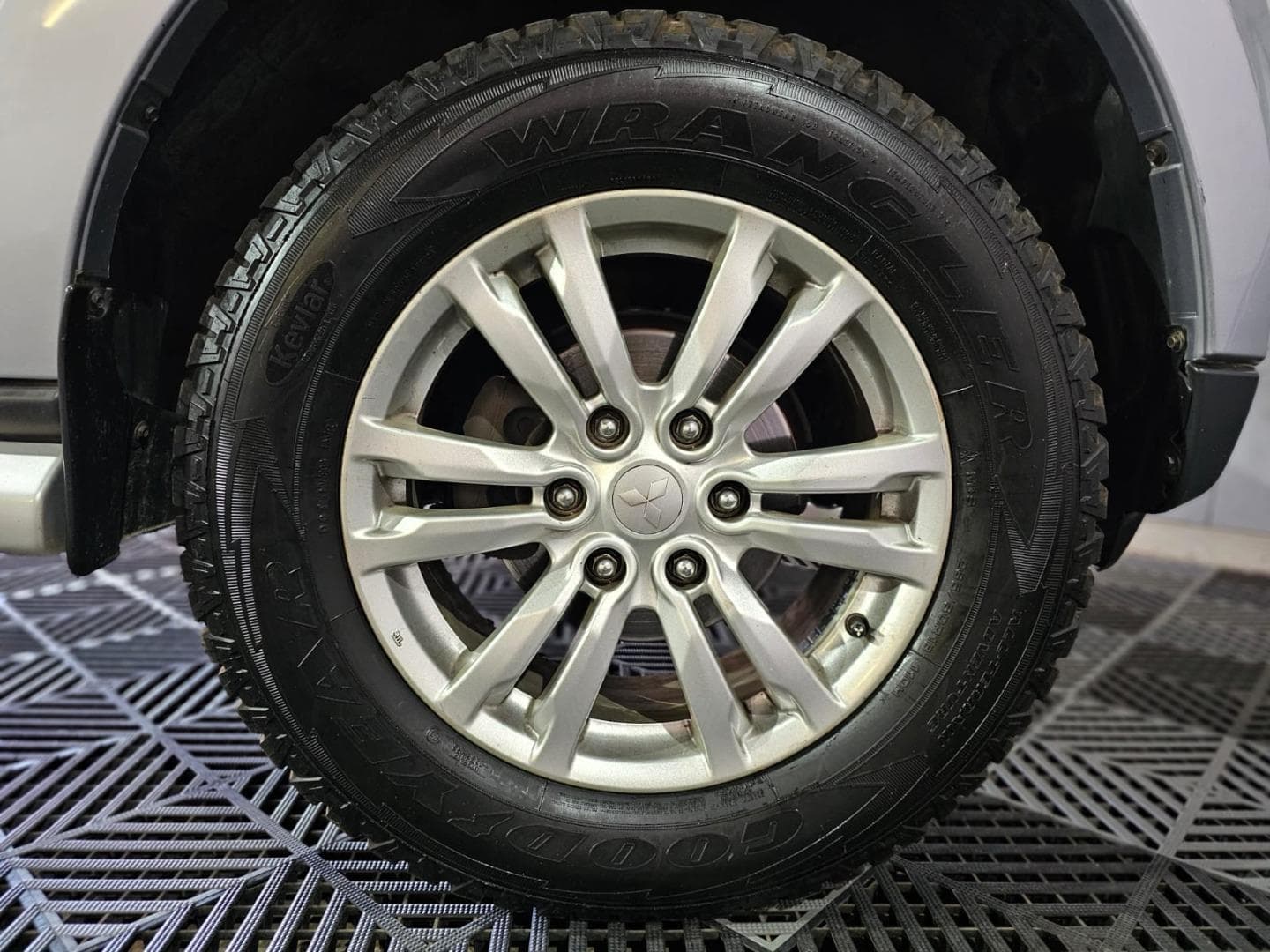 2007 Mitsubishi Pajero 3-Door 3.2DI-D GLS – photo 5