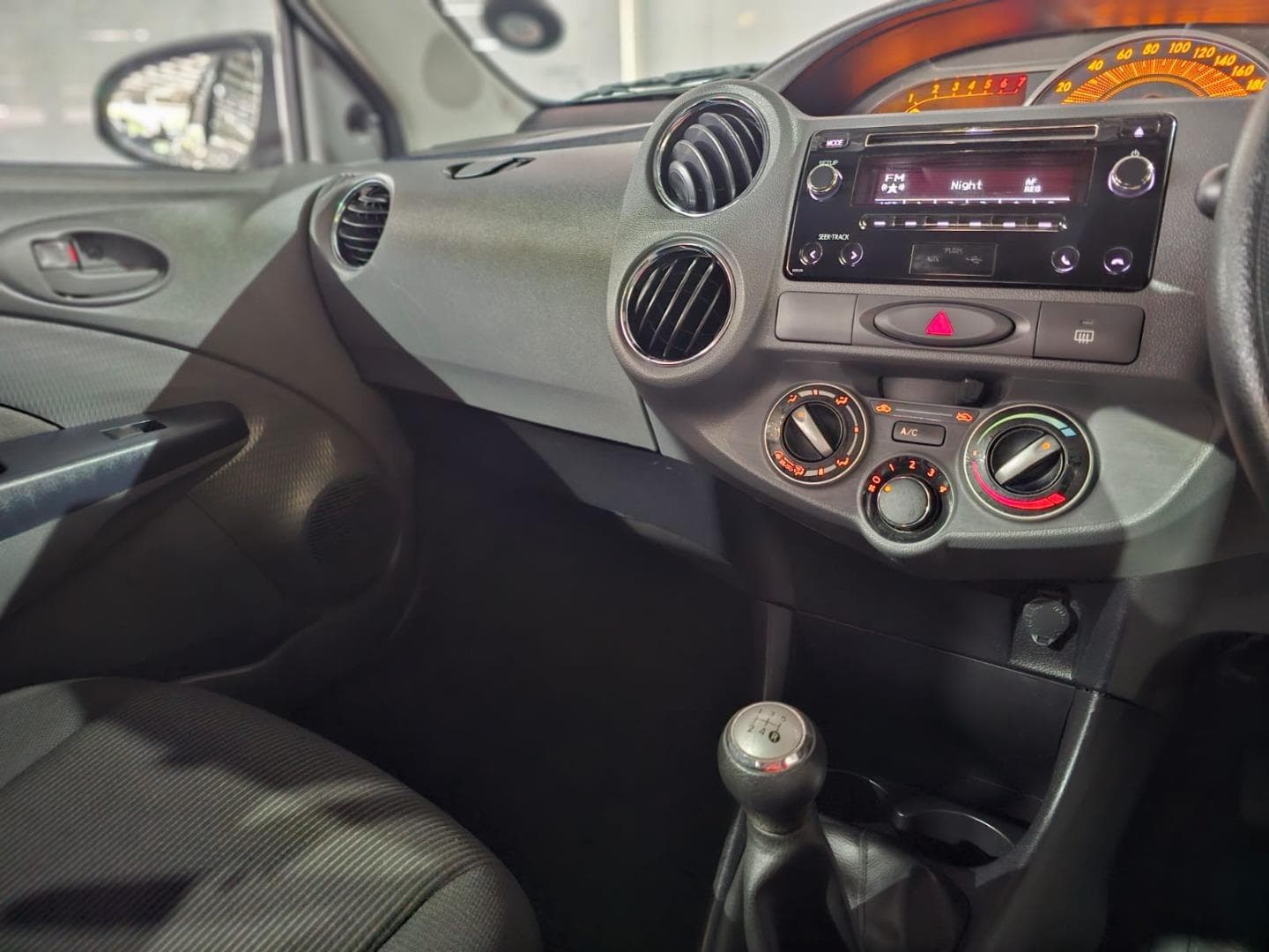 2019 Toyota Etios hatch 1.5 Sprint – photo 11