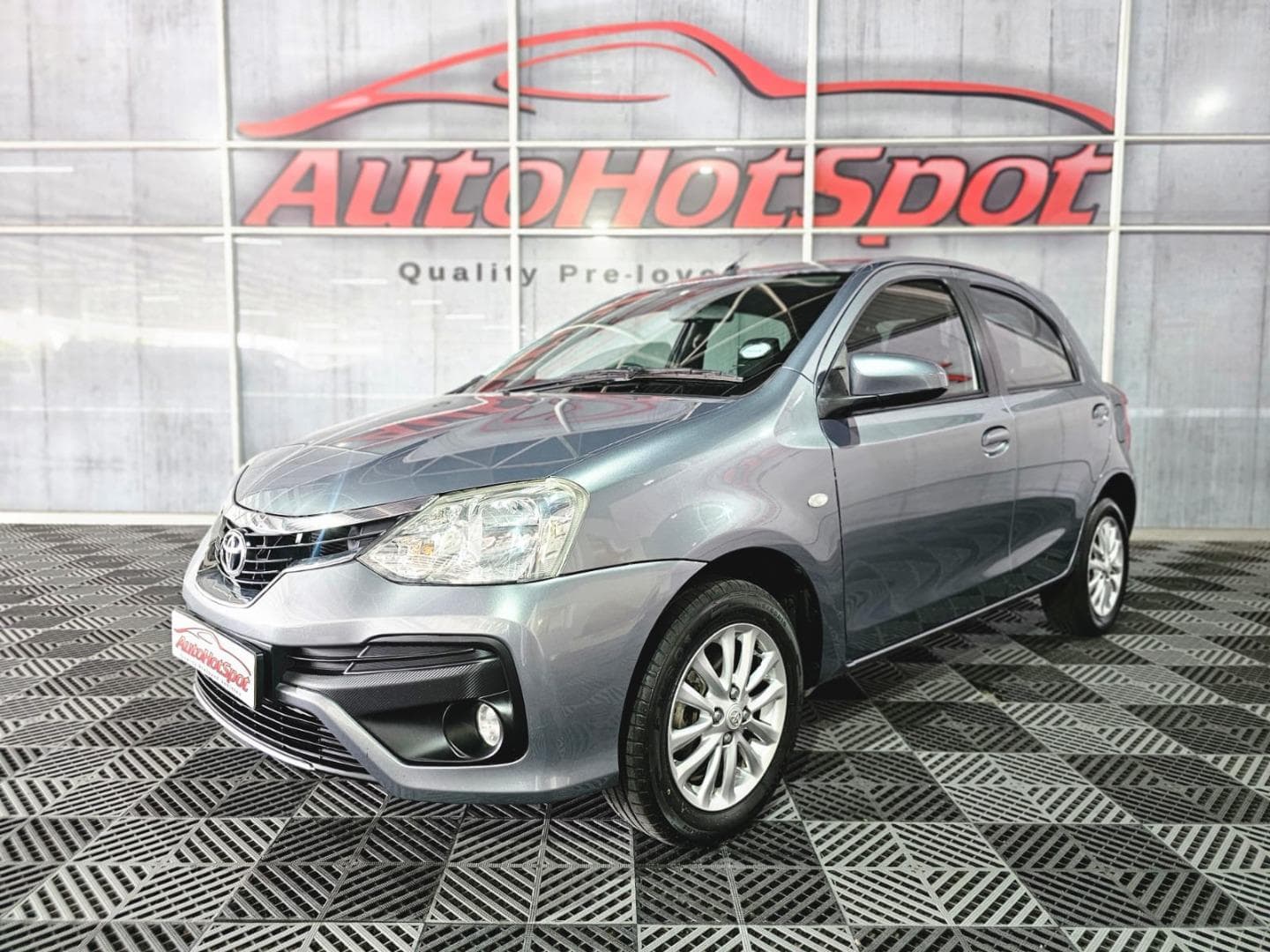 2019 Toyota Etios hatch 1.5 Sprint – photo 1 of 11