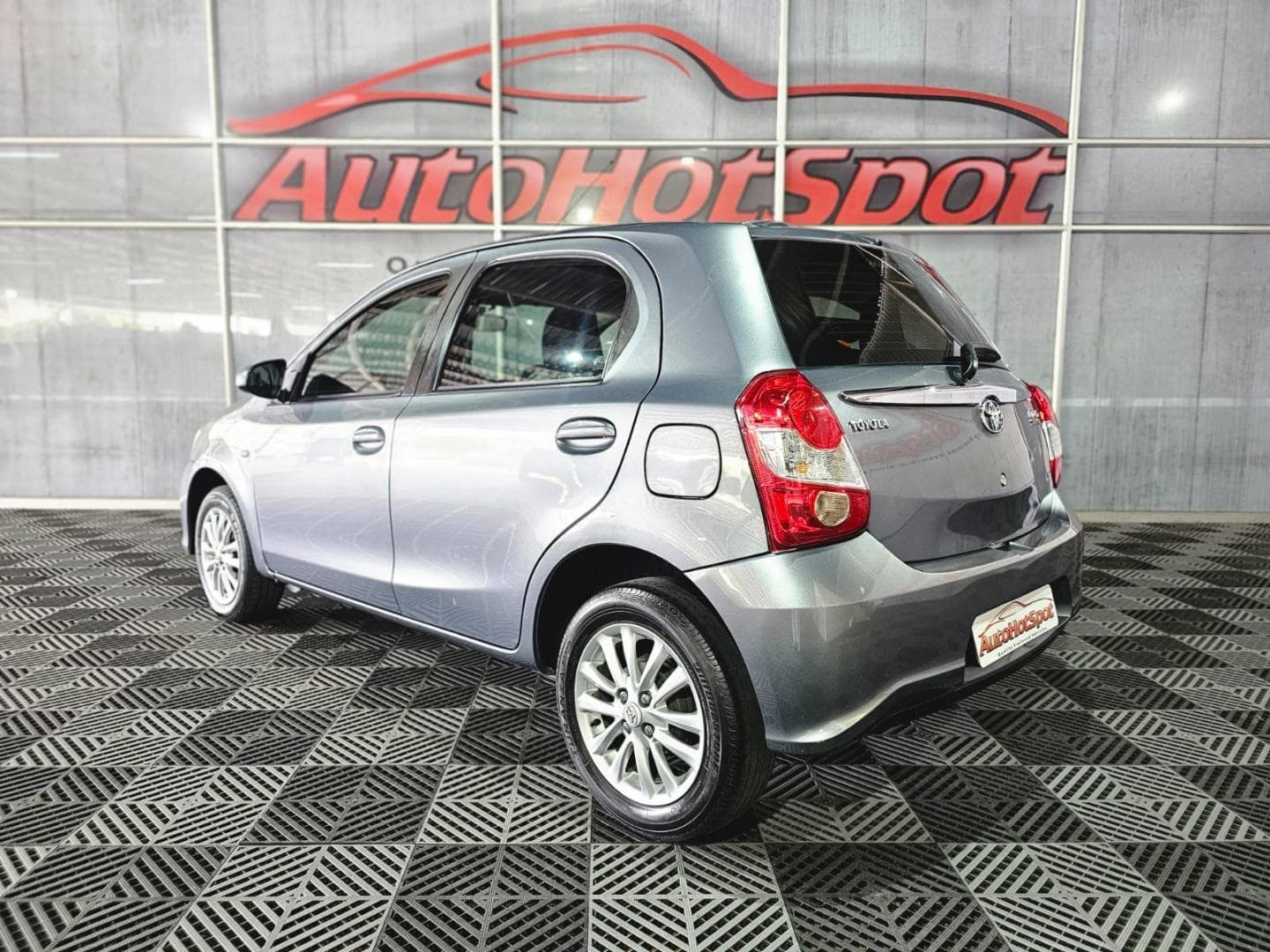 2019 Toyota Etios hatch 1.5 Sprint – photo 4