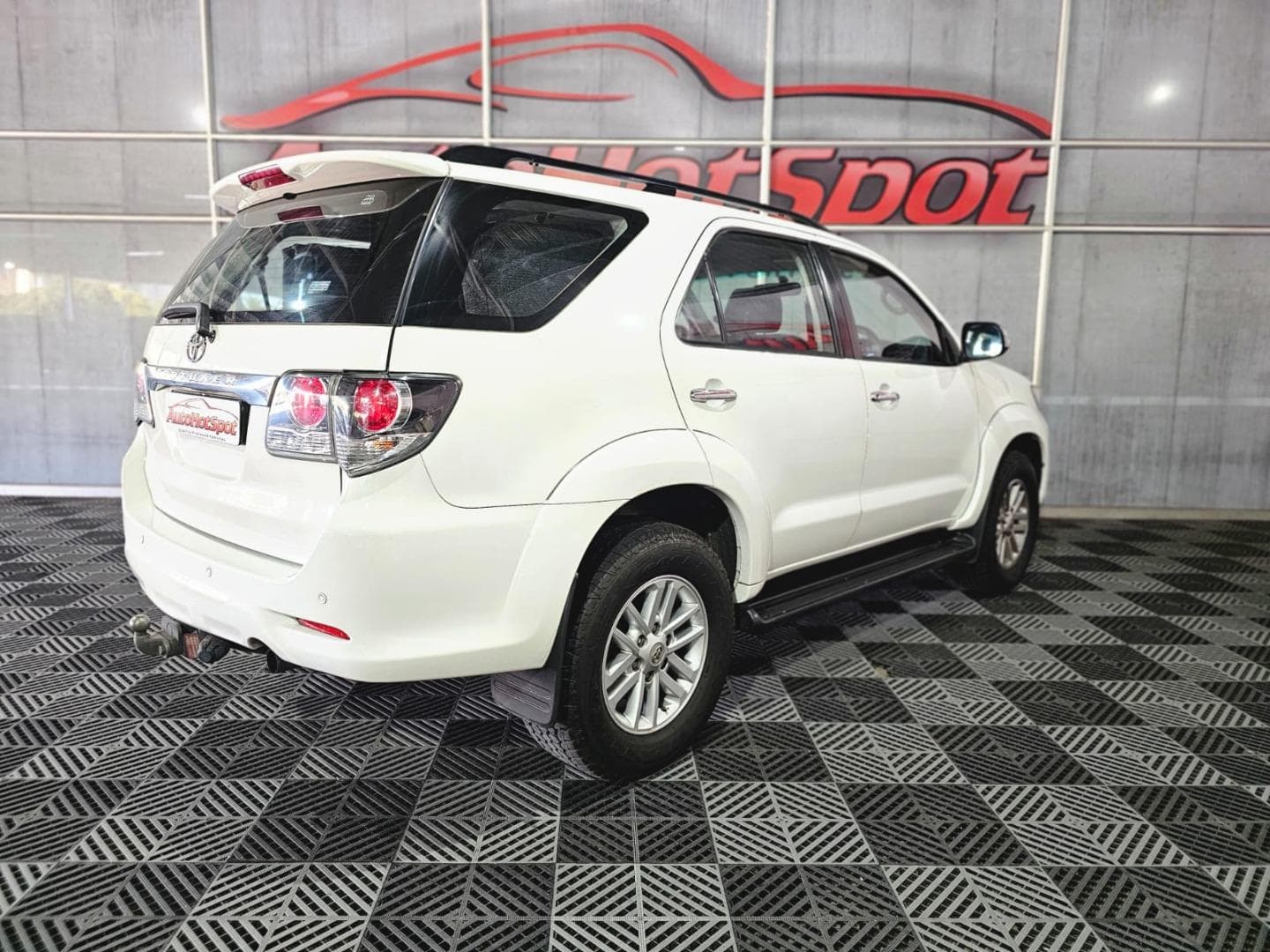 2015 Toyota Fortuner 2.5D-4D – photo 3